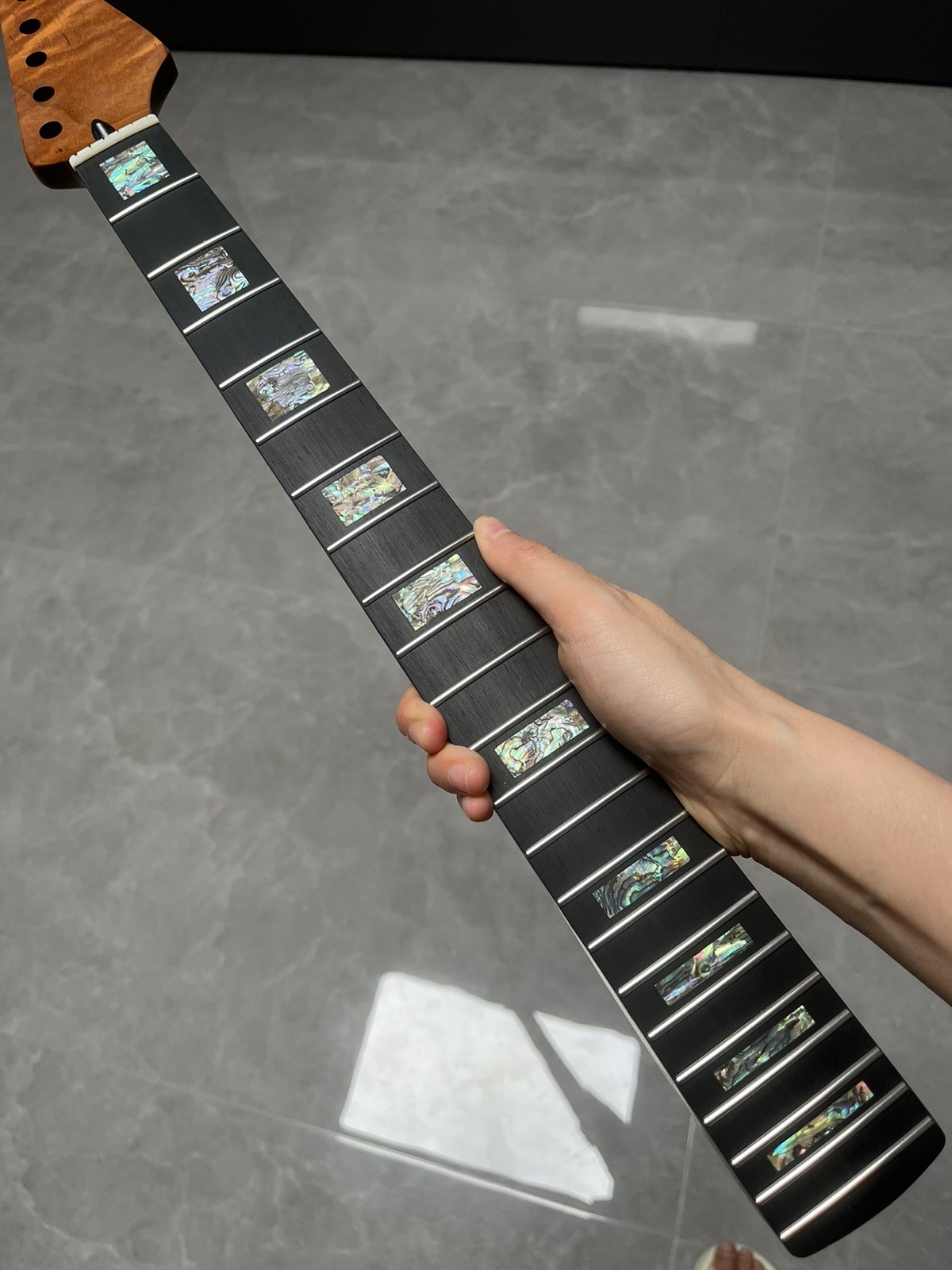New Ebony Fingerboard Abalone shells 22Fret Satin Maple DIY Electric guit