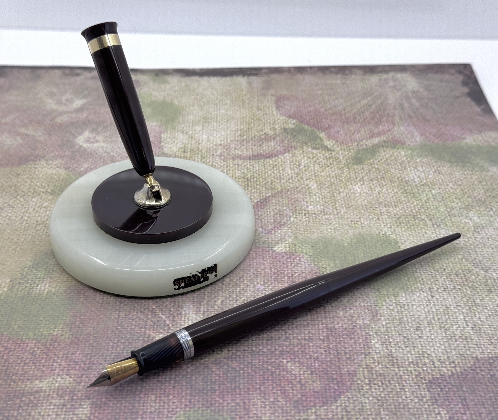 Sheaffer Touchdown TM Desk Set, 14k Med. Feather Touch 5 Nib