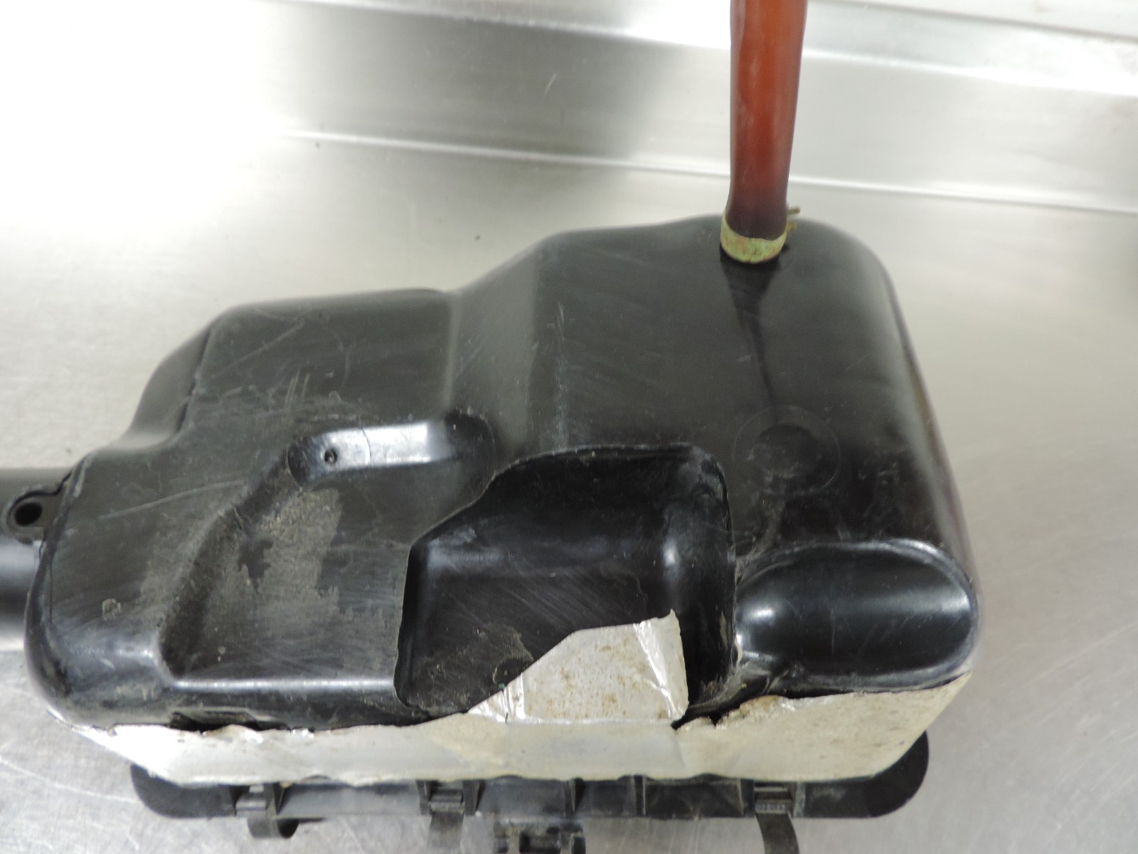 2001 Polaris Sportsman 500 HO Airbox Air Filter Housing Snorkel Lid Intake Tube