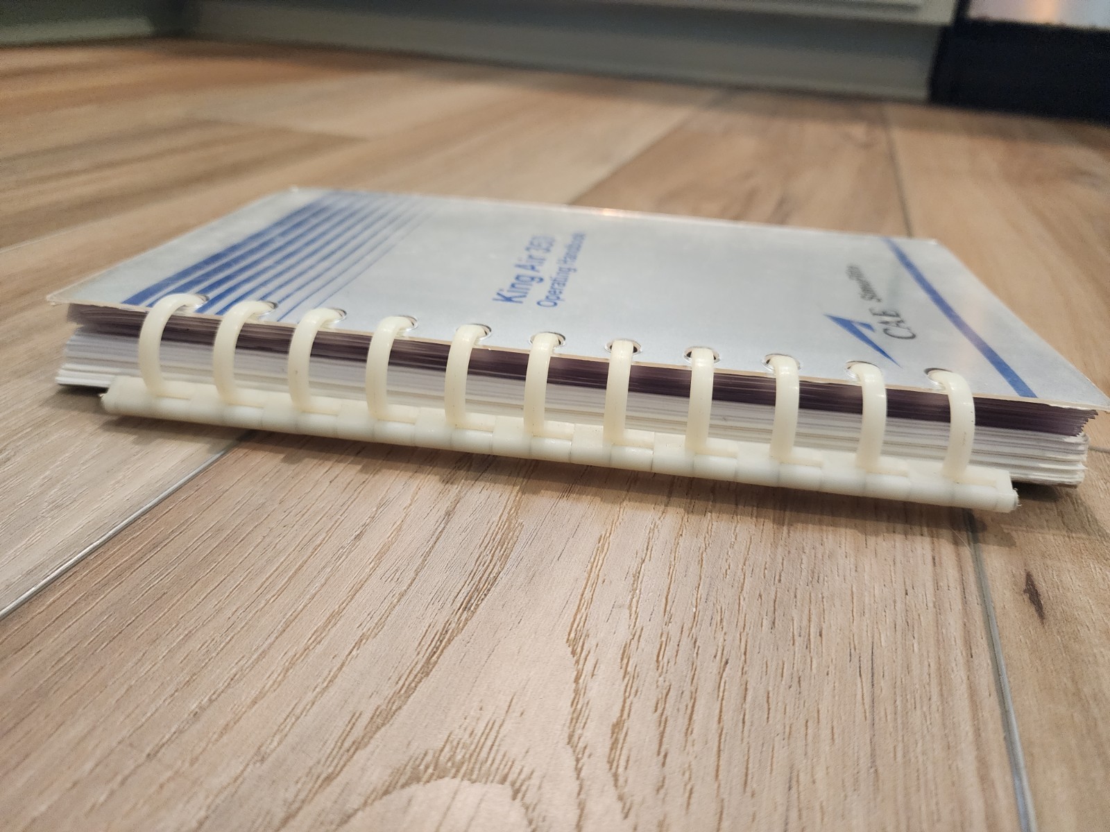 King Air 350 Operating Handbook - Aviation Pilot Aircraft Manual SimuFlite