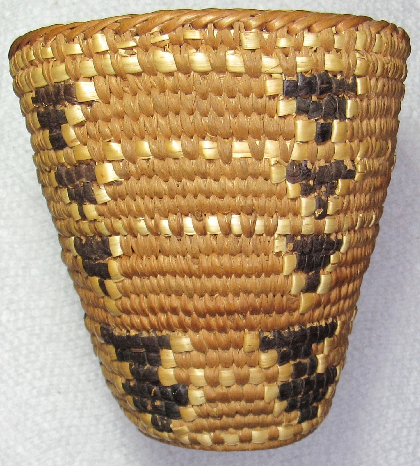KLICKITAT PLATEAU INDIAN TREASURE IMBRICATED MOUNTAIN BASKET HAT NATIVE AMERICAN