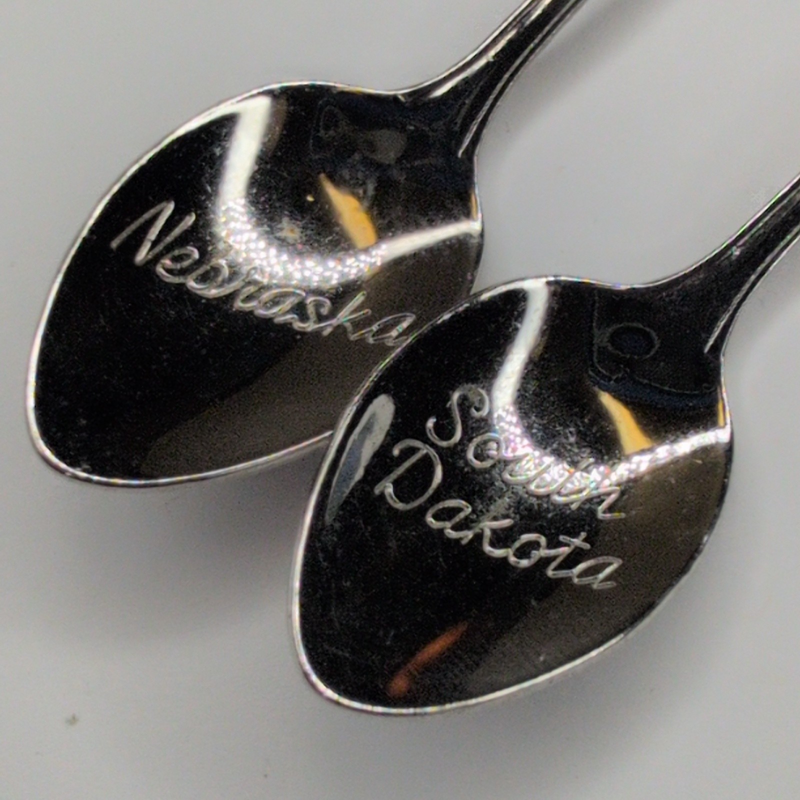 Nebraska & South Dakota Collectible Souvenir Spoons Wagon Bird Charms Silver E4