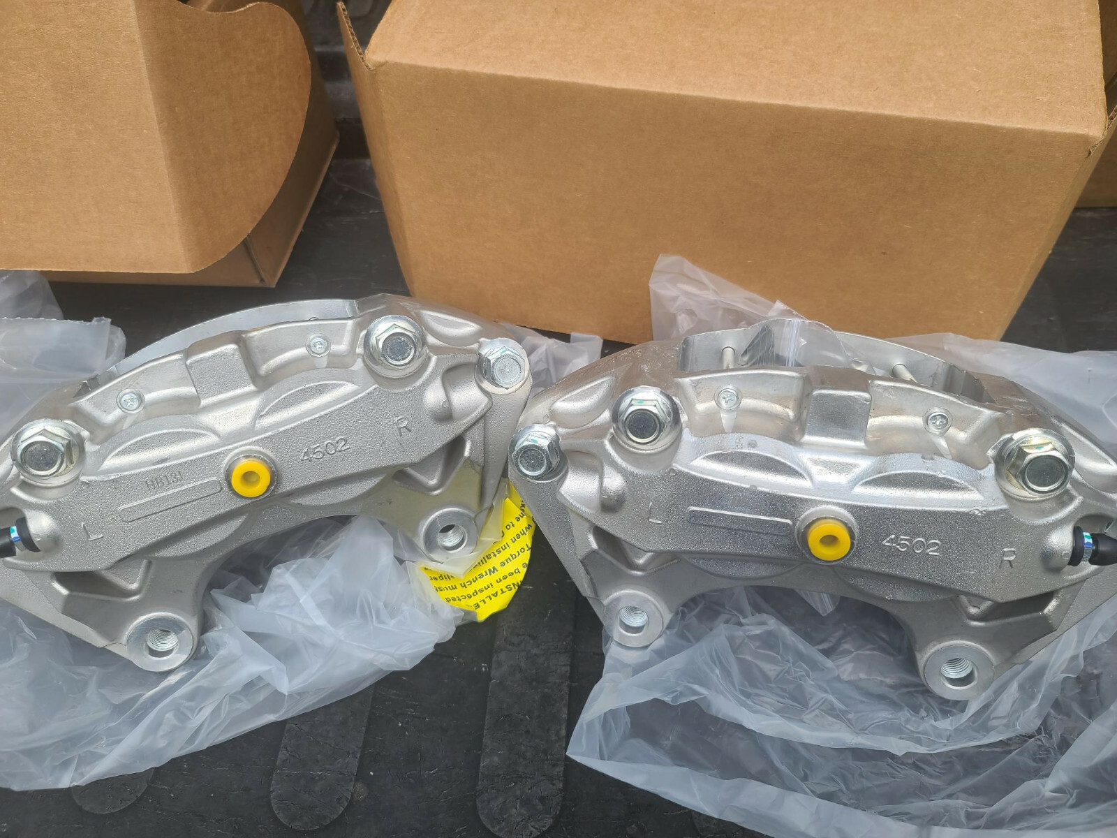 (2) Front 4 Piston Brake Calipers Pair FX50 G37 G37X Q50 09 370Z Plain or Red