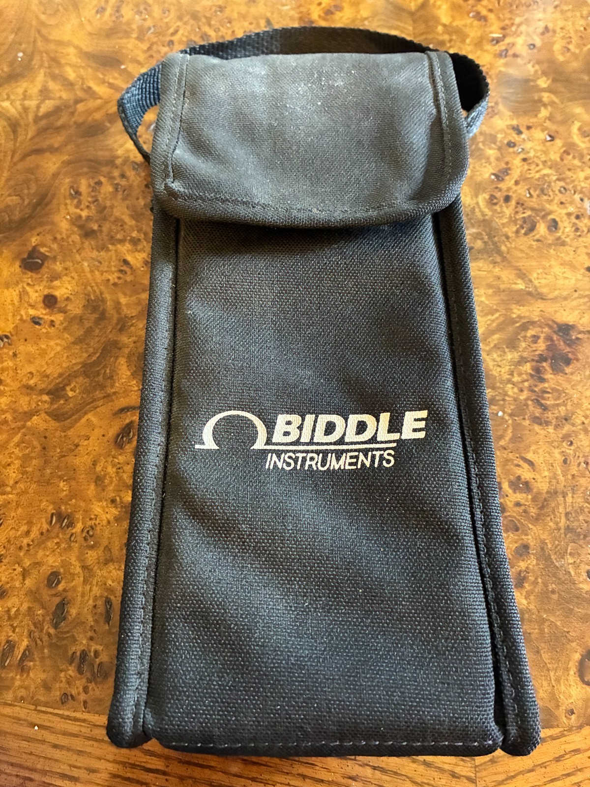 BIDDLE INSTRUMENTS 210201 MEGGER W/CASE, LEADS AND MANUAL - WILL NOT POWER ON