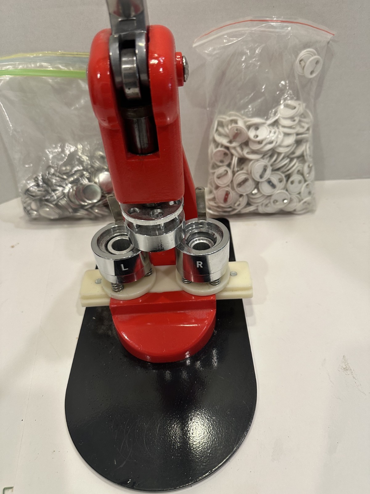 VEVOR Button Maker Badge Punch Press Machine 1" w/ Circle Cutter