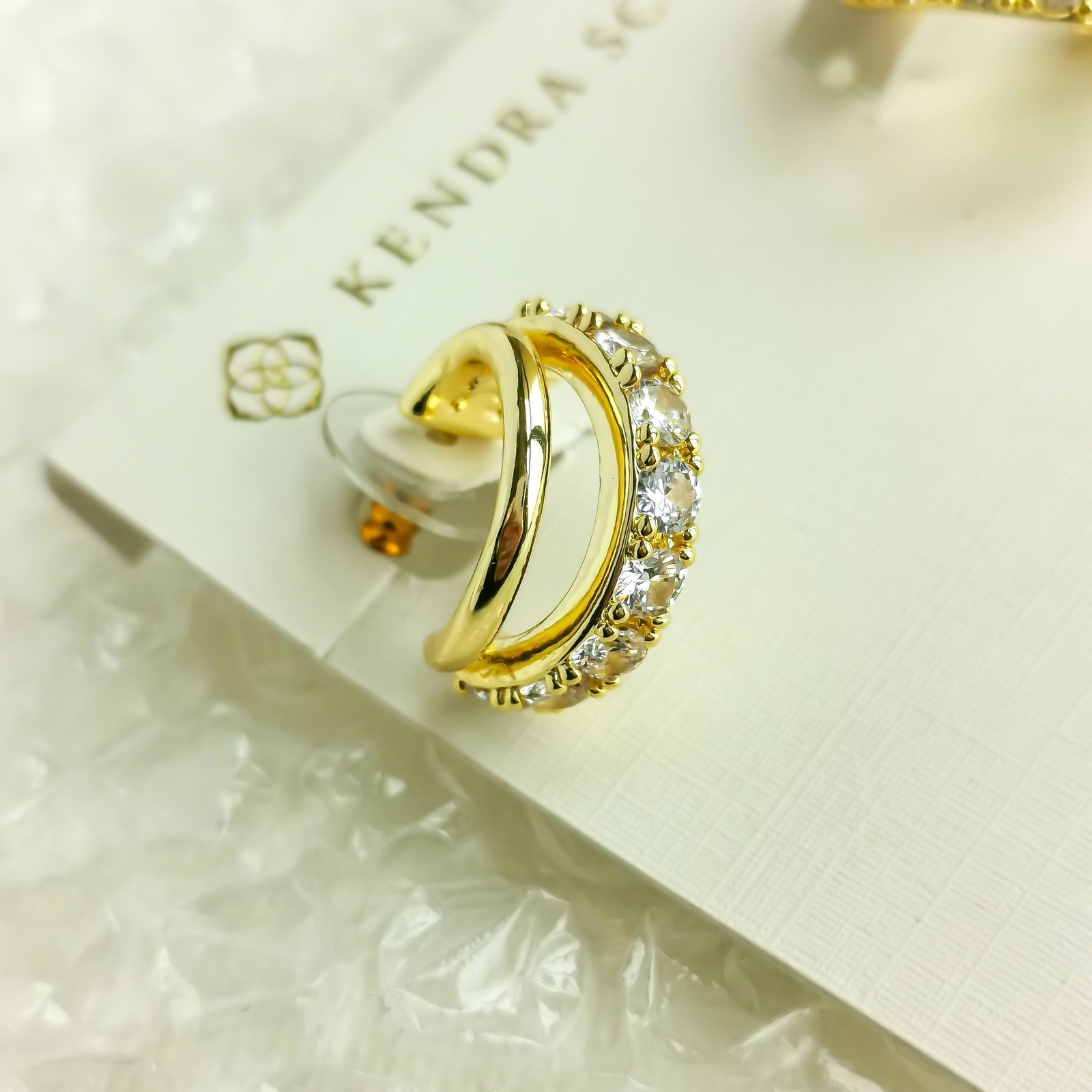 NEW❤️ Kendra Scott Livy Gold White Crystal Huggie Earrings ❤️