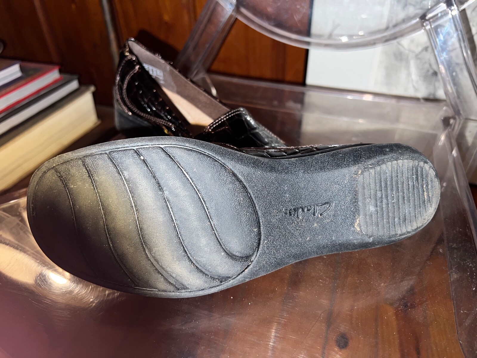 Clarks Women's Gael Angora loafer Size 6W Croc Patent Low Wedge Shoe