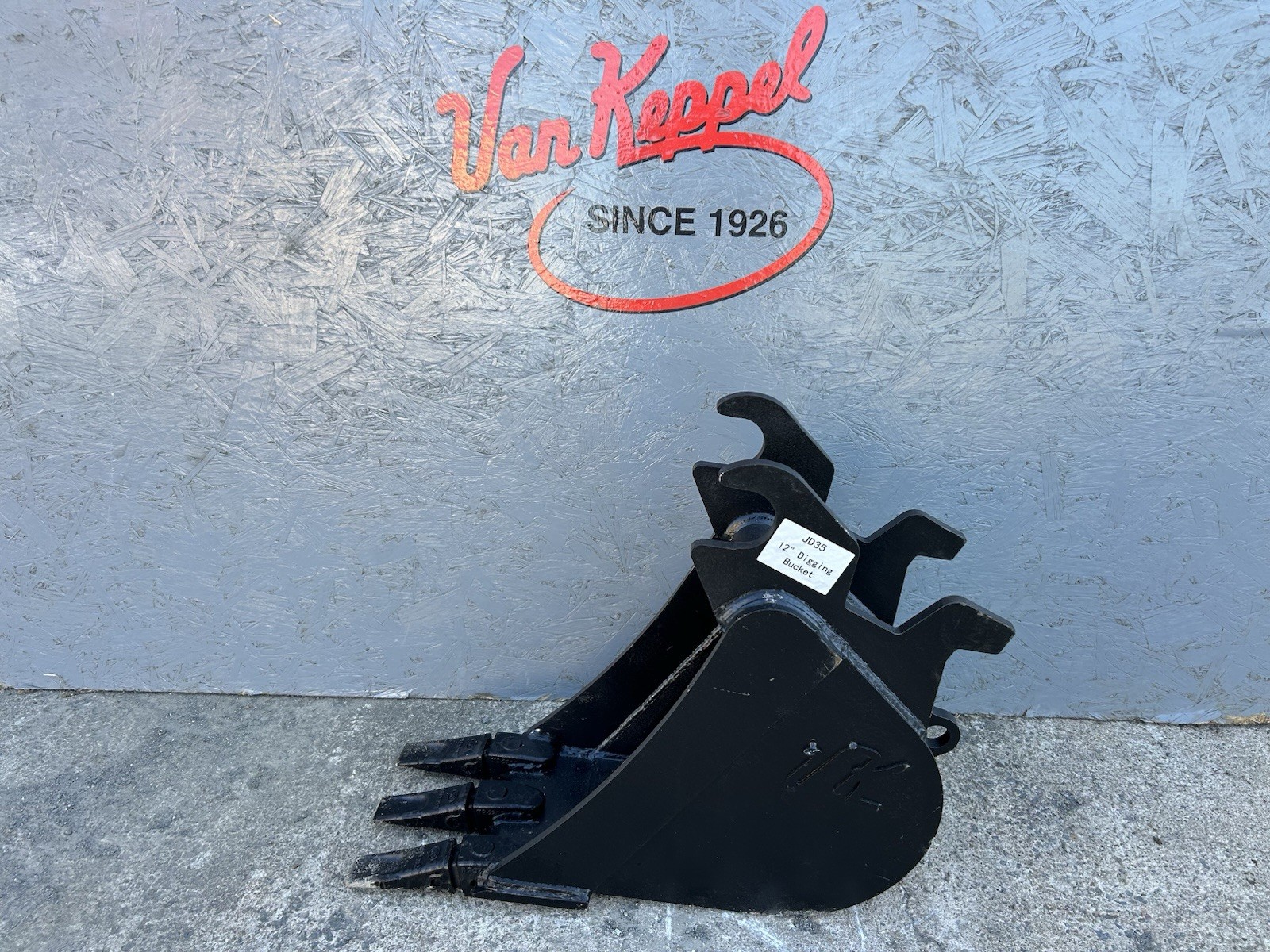 JD35 12” Digging Bucket
