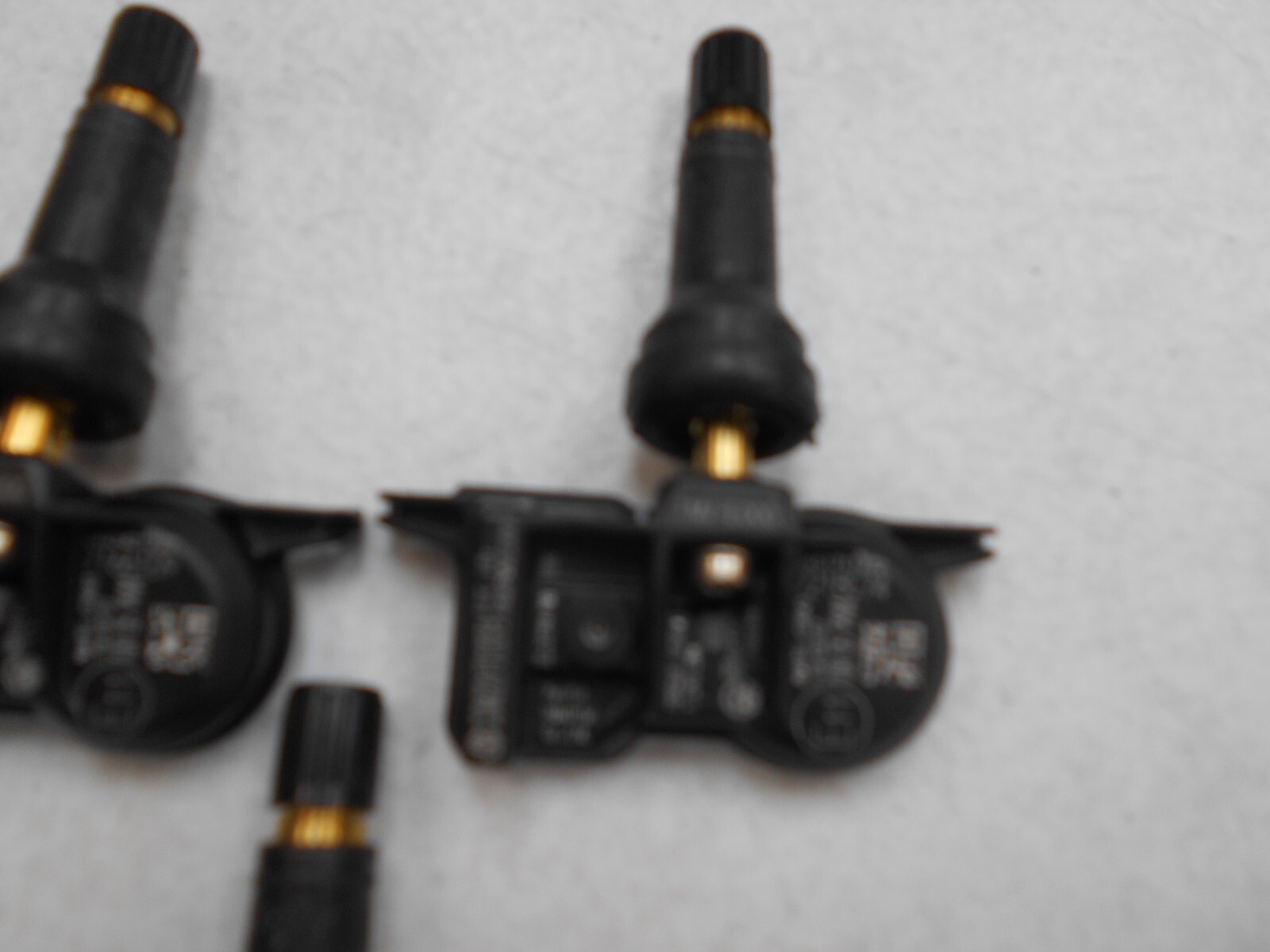 42607-02050 set of 4 plus one extra Toyota TPMS sensors Tundra, 4Run, RAV4 other