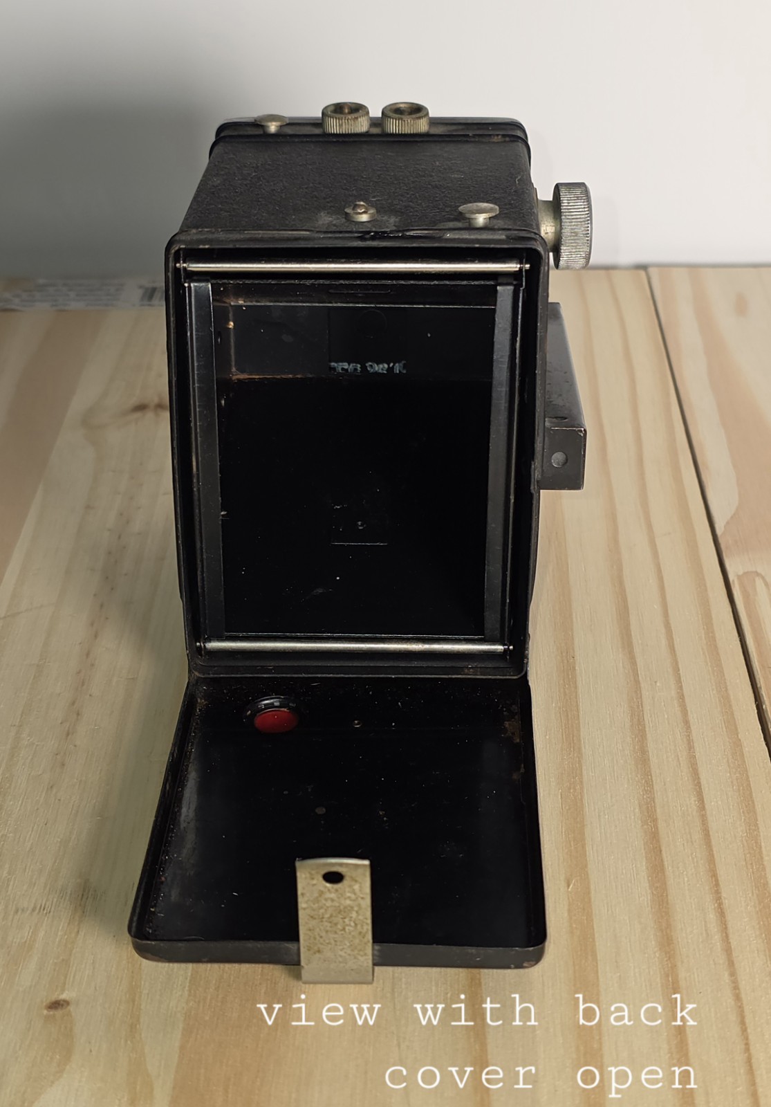 Pho-Tak vintage Spectator 120 flash mfg in the 50's roll film metal box camera