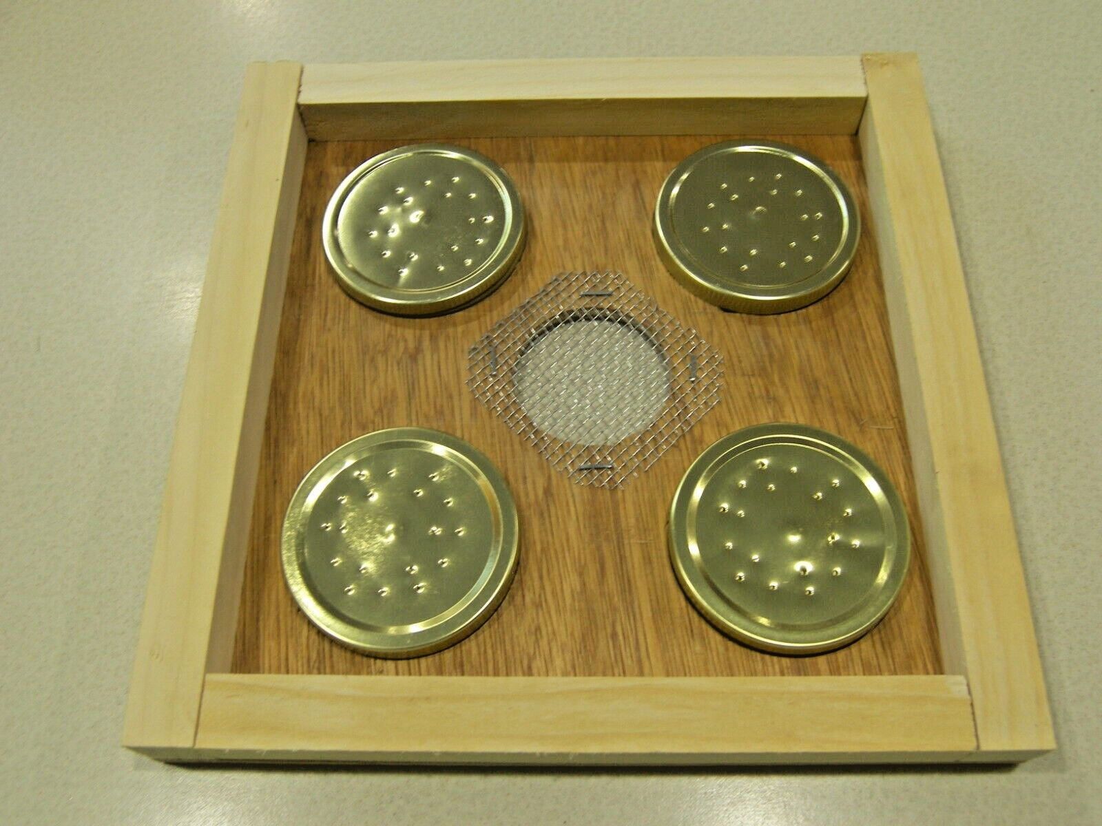 Top Beehive Feeder, Easy to Use and Convenient, 4 Jar Capacity New Handmade USA