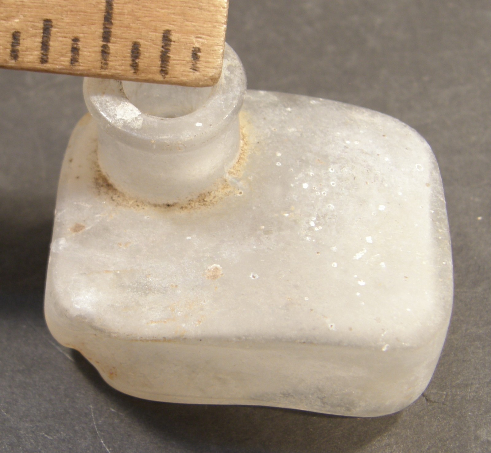 ANTIQUE GLASS TUGBOAT TUG BOAT INK BOTTLE