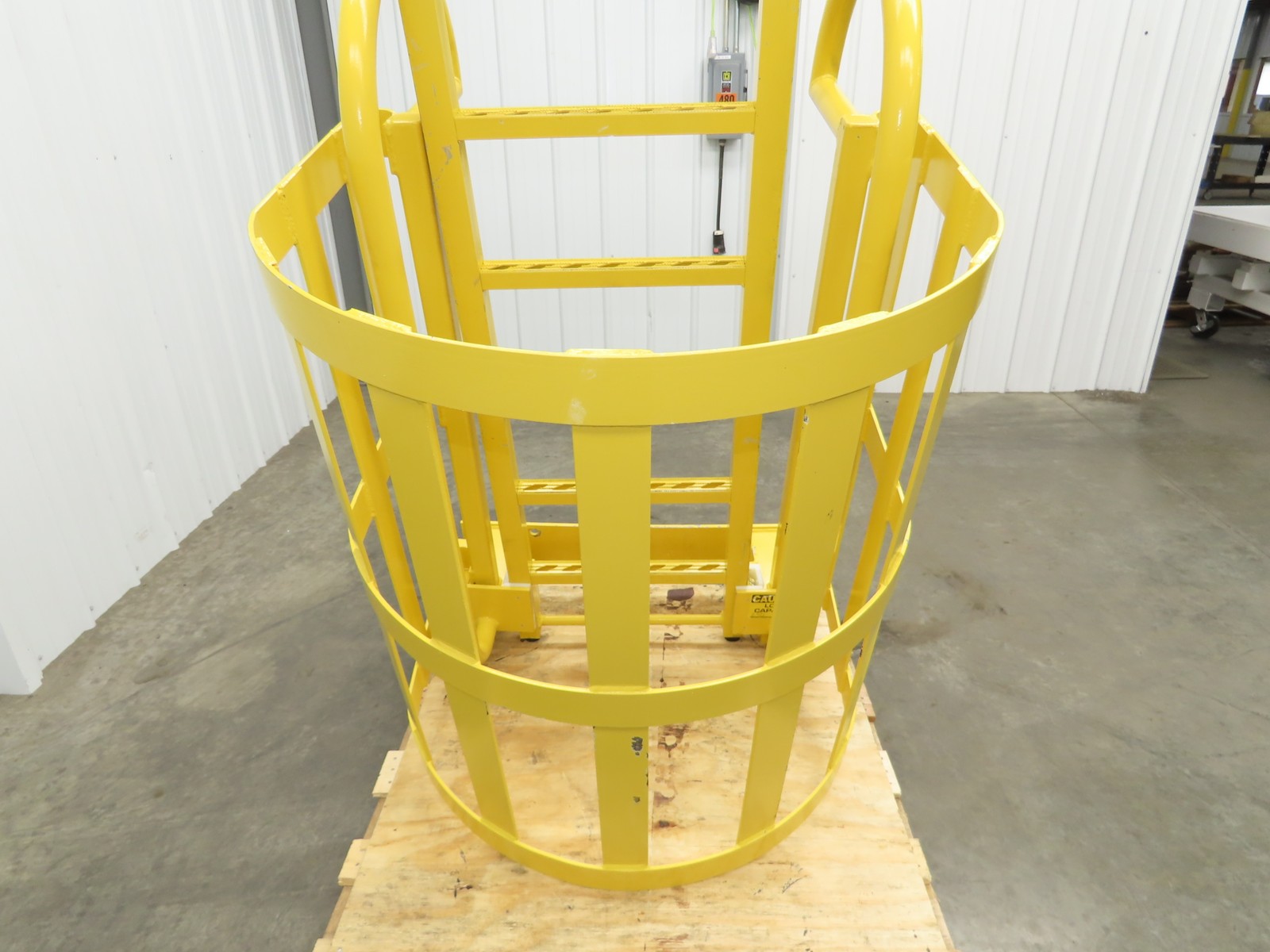 Industrial Mezzanine OSHA Ladder 7' Floor Height Cage Safety Steel Railing