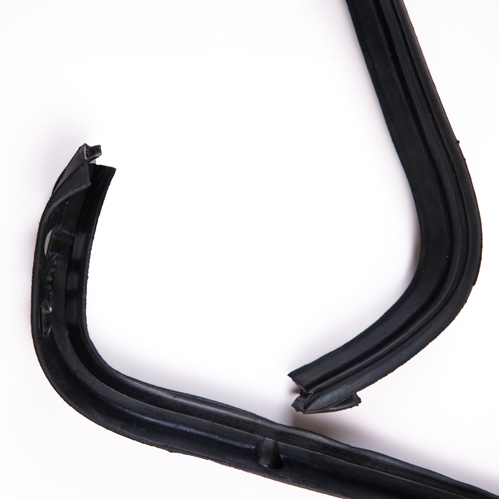 BMW e46 M3 330Ci 328Ci coupe rear quarter window rubber seal weather stripping