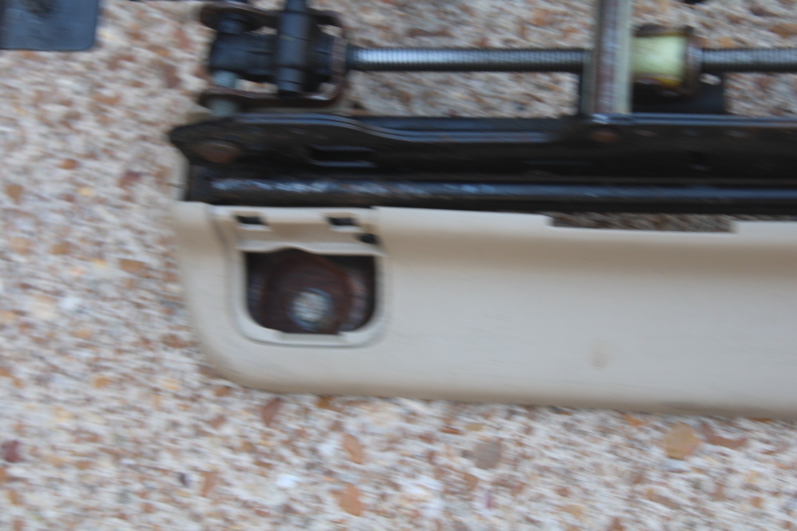 07-14 CHEVY TAHOE SUBURBAN YUKON DRIVER LEFT 2 PLUG POWER SEAT TRACK TAN TRIM