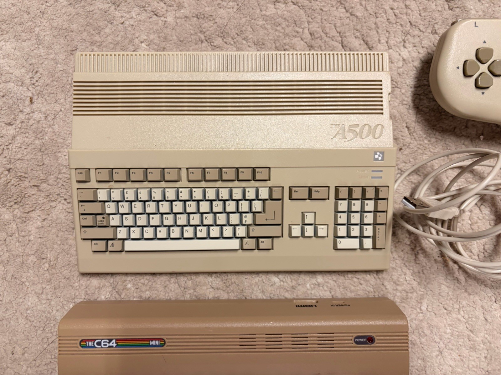 Amiga 500 mini / A500 Mini & C64 Mini