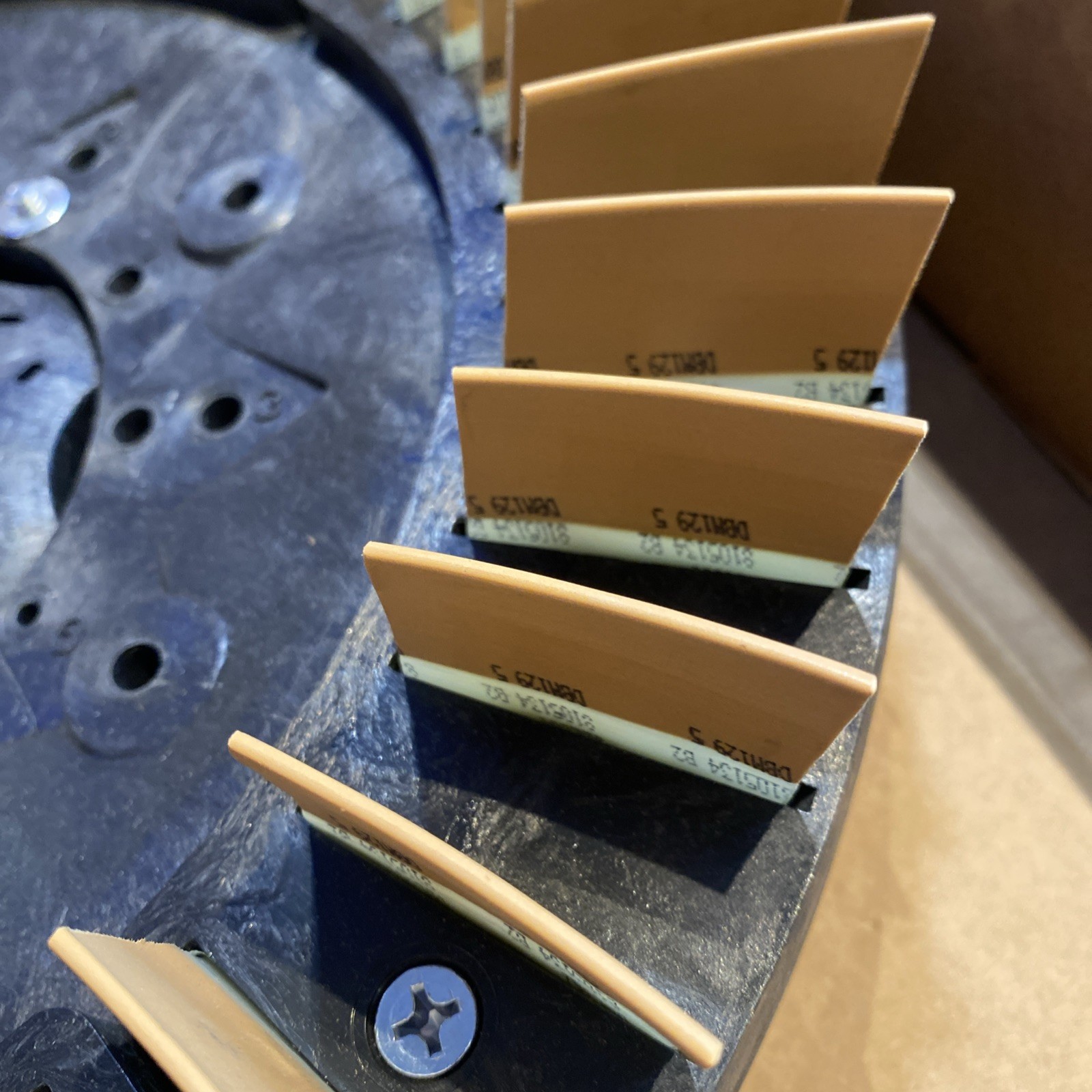 DIAMABRUSH 16" Polymer Tool 1000 Grit Red Blades with Tennant Drive Clutch Plate