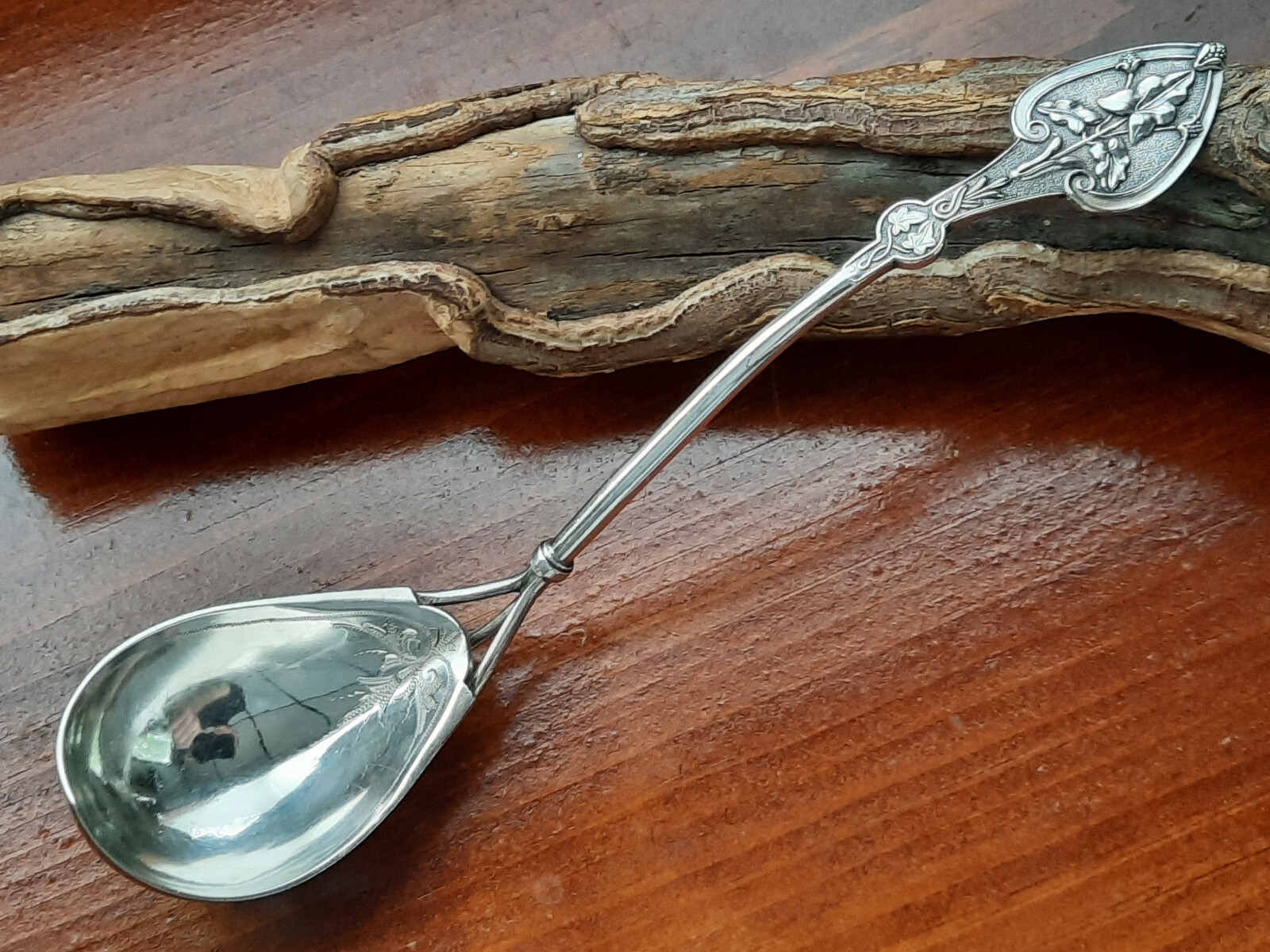 Coin Silver Knowles & Ladd Three Pronged Leaf & Berry Patrn Engraved Sauce Ladle