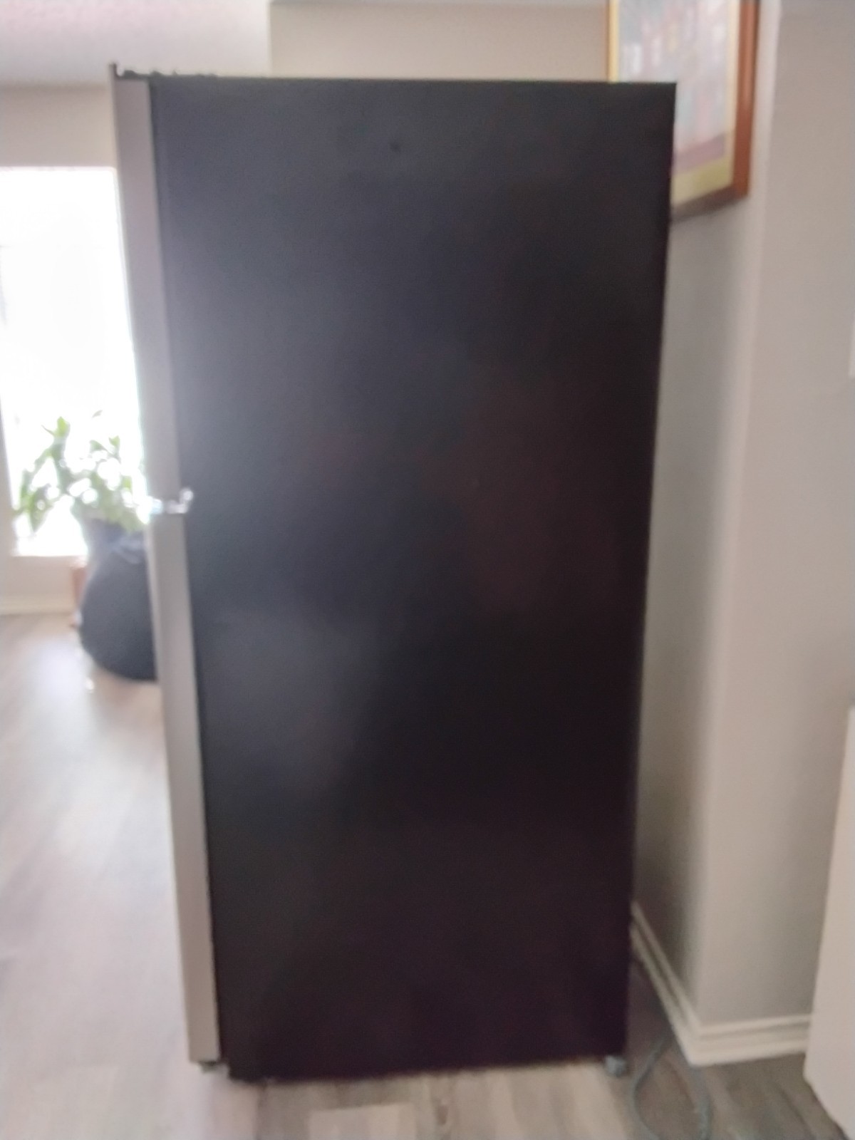 Insignia NS-RTM21SS7 VER B Top-Freezer Refrigerator Silver Stainless Steel 198.…