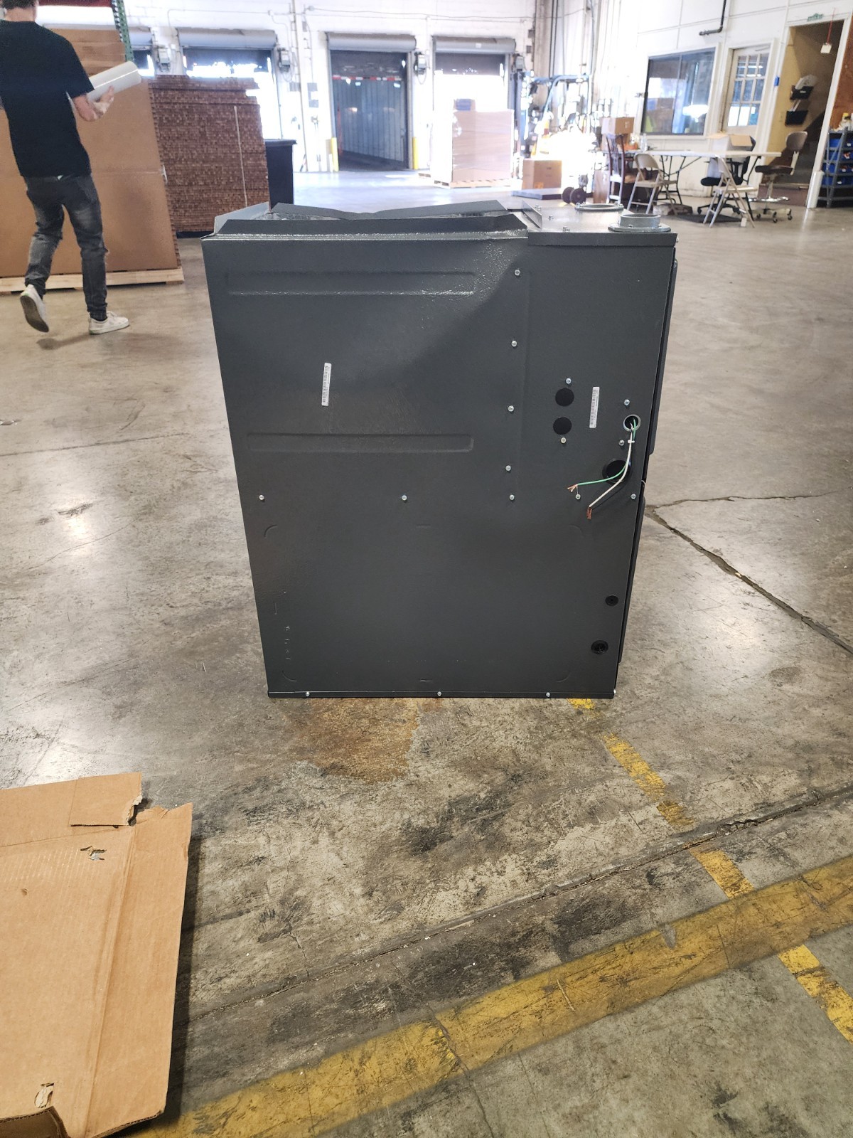 Goodman 80000 BTU 80% Upflow Gas Furnace, GR9S800803BN, Scratch & Dent