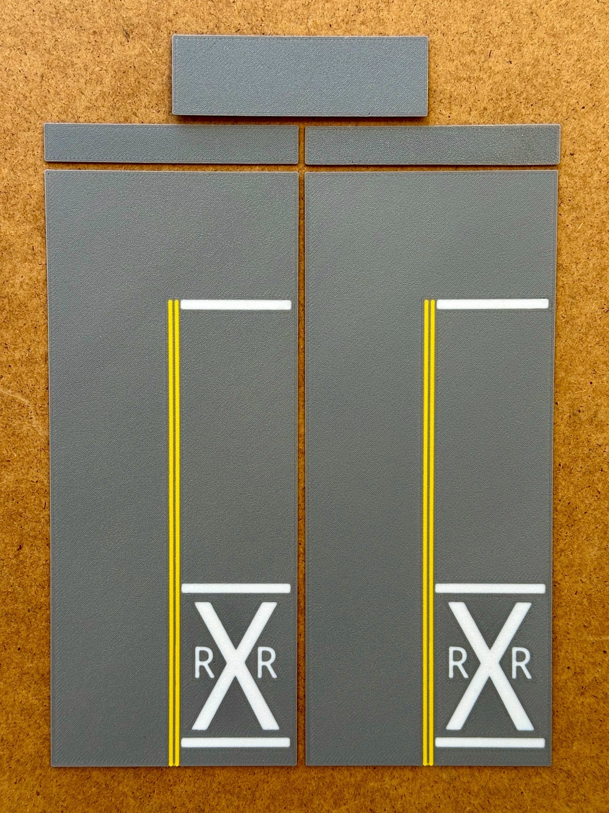 Hot Hobby RoadScapes HO Railroad Crossing RXR Kit – Double Track Crossing