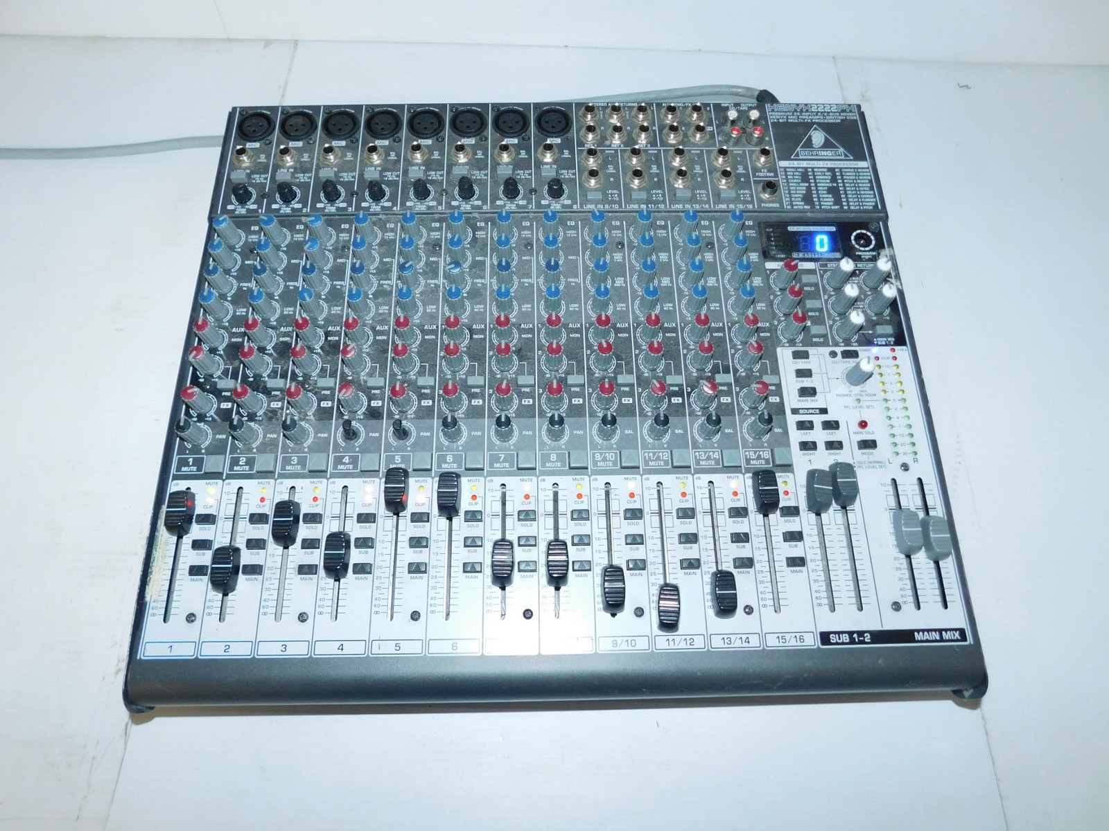 BEHRINGER XENYX 2222 FX PREMIUM 22INPUT 2/2 SUB MIXER (SML13)