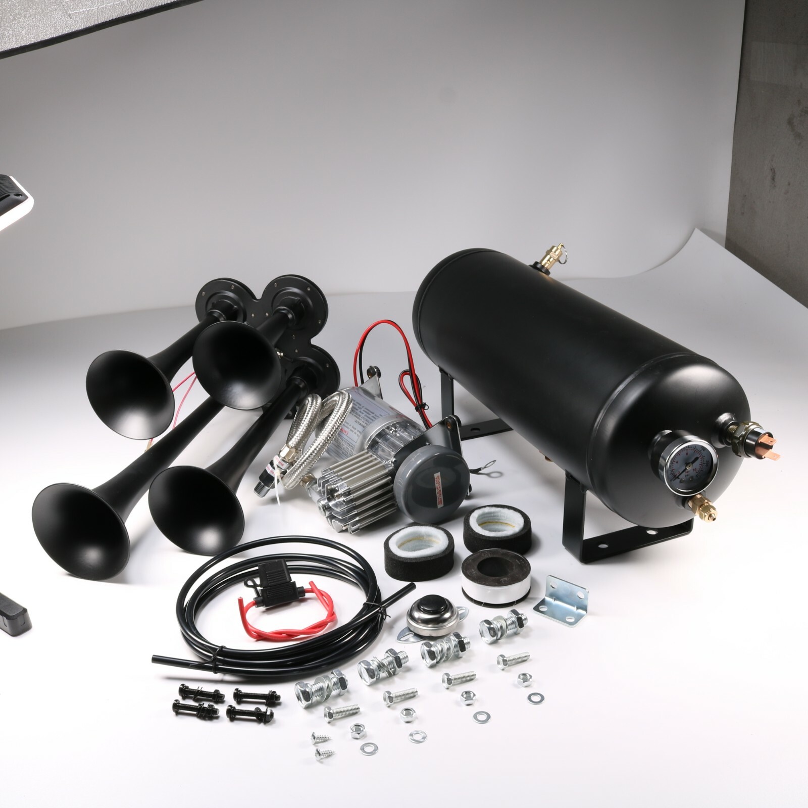Train Horn Kit 4 Trumpets Semi Loud System 1.5G Air Tank 150PSI For Truck Car