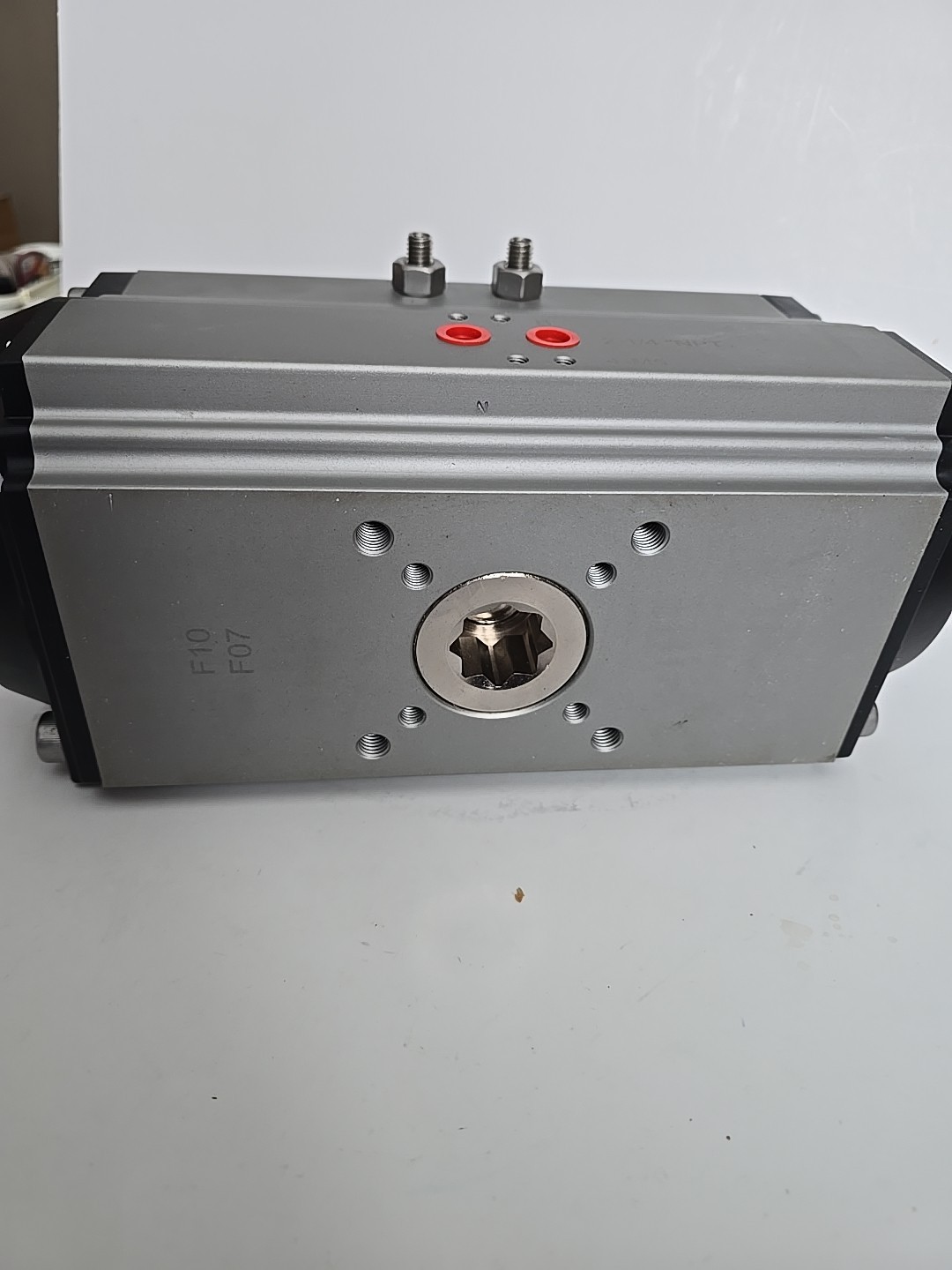 New AVCO CSR105V-12 Pneumatic Actuator Valve 35 to 150Psig -5 to 180 Deg F