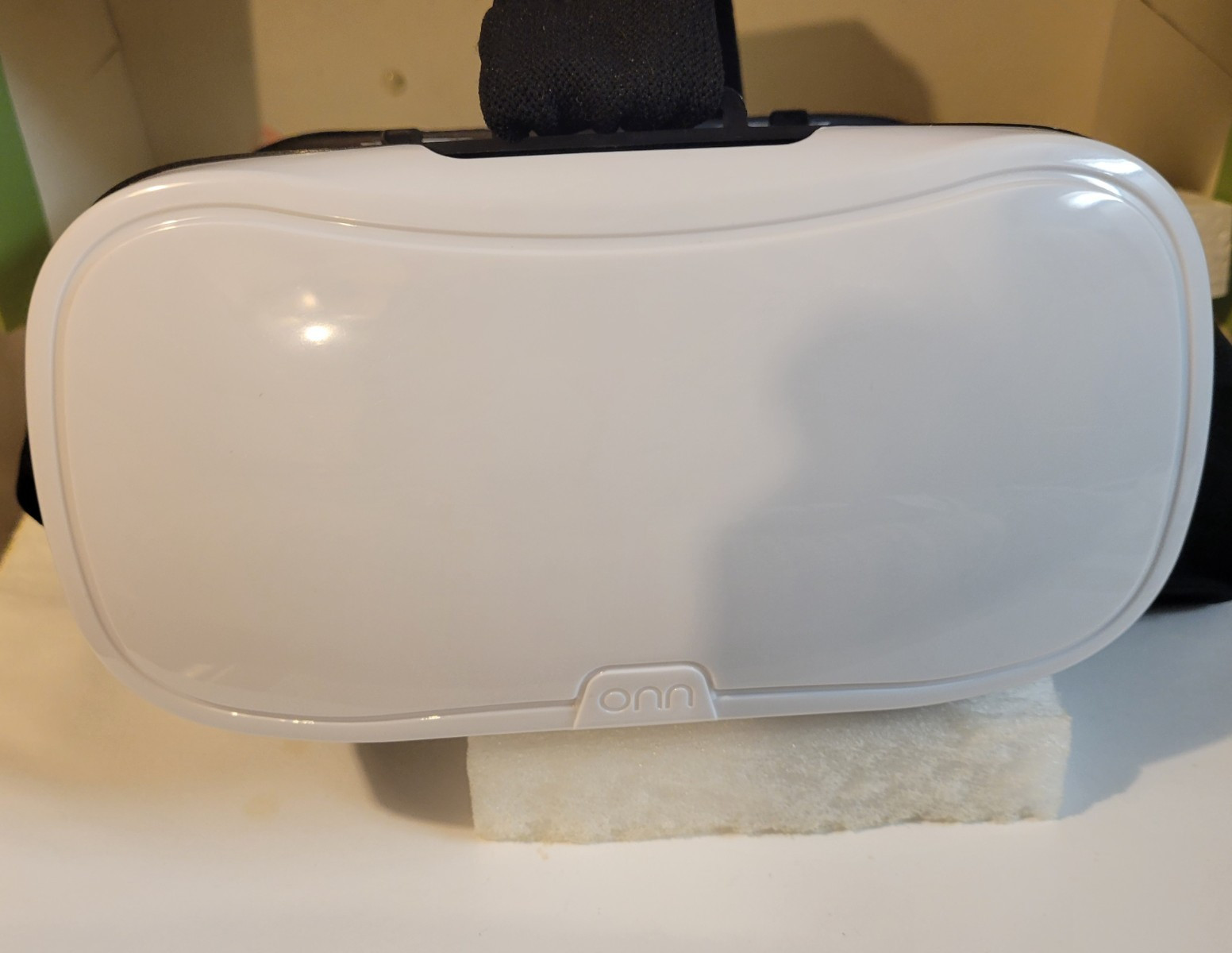 ONN White virtual reality smartphone headset