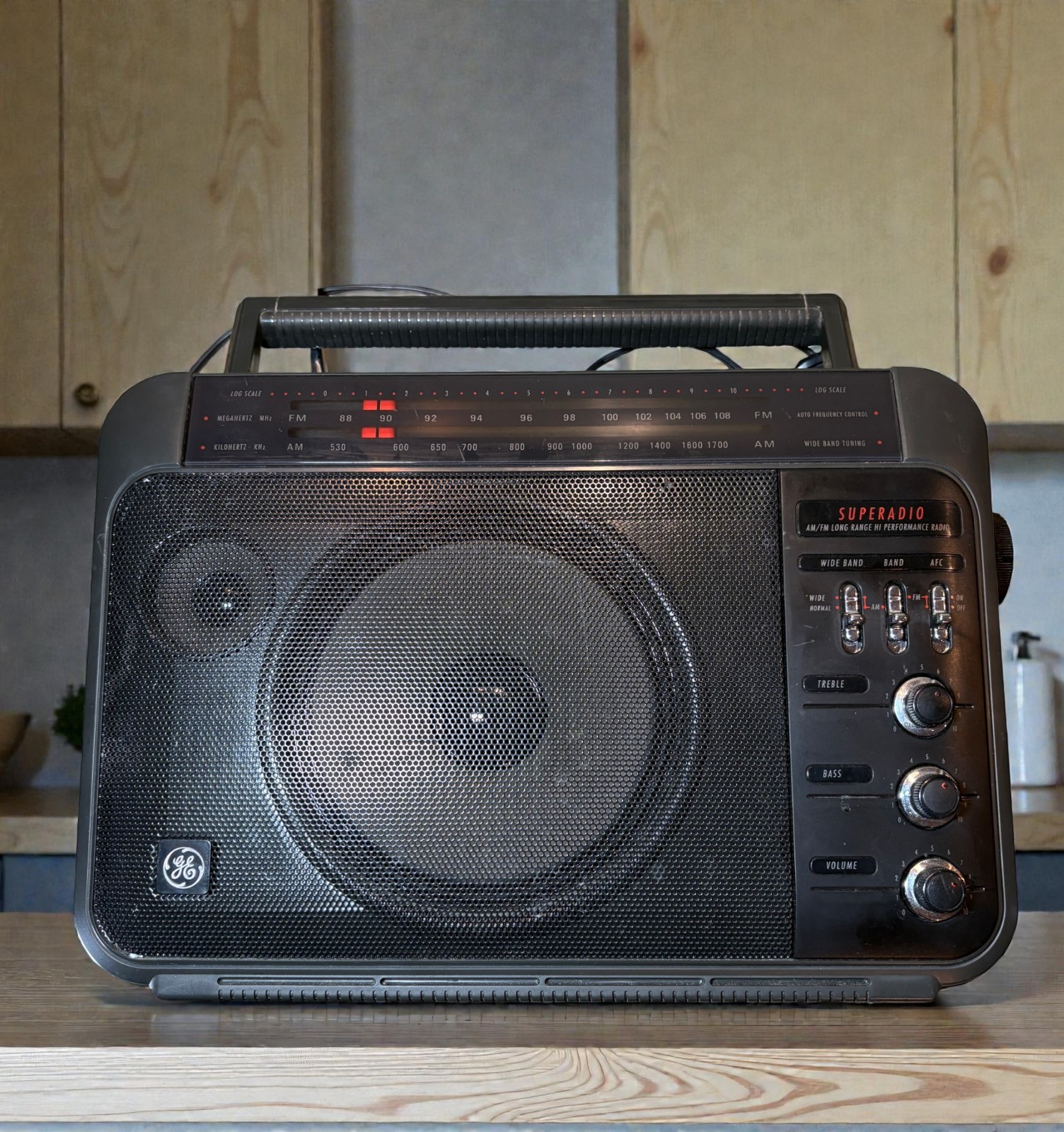 General Electric Superadio Series III 7-2887A AM/FM Works & Sounds Great