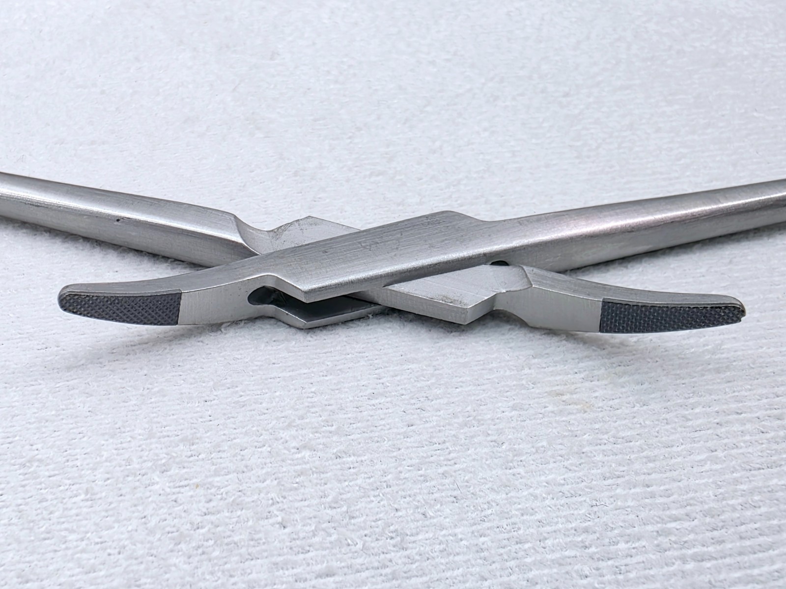 V. Mueller SU16122 Vital Heaney Needle Holder Curved TC 8" - Ultrasonic Cleaned