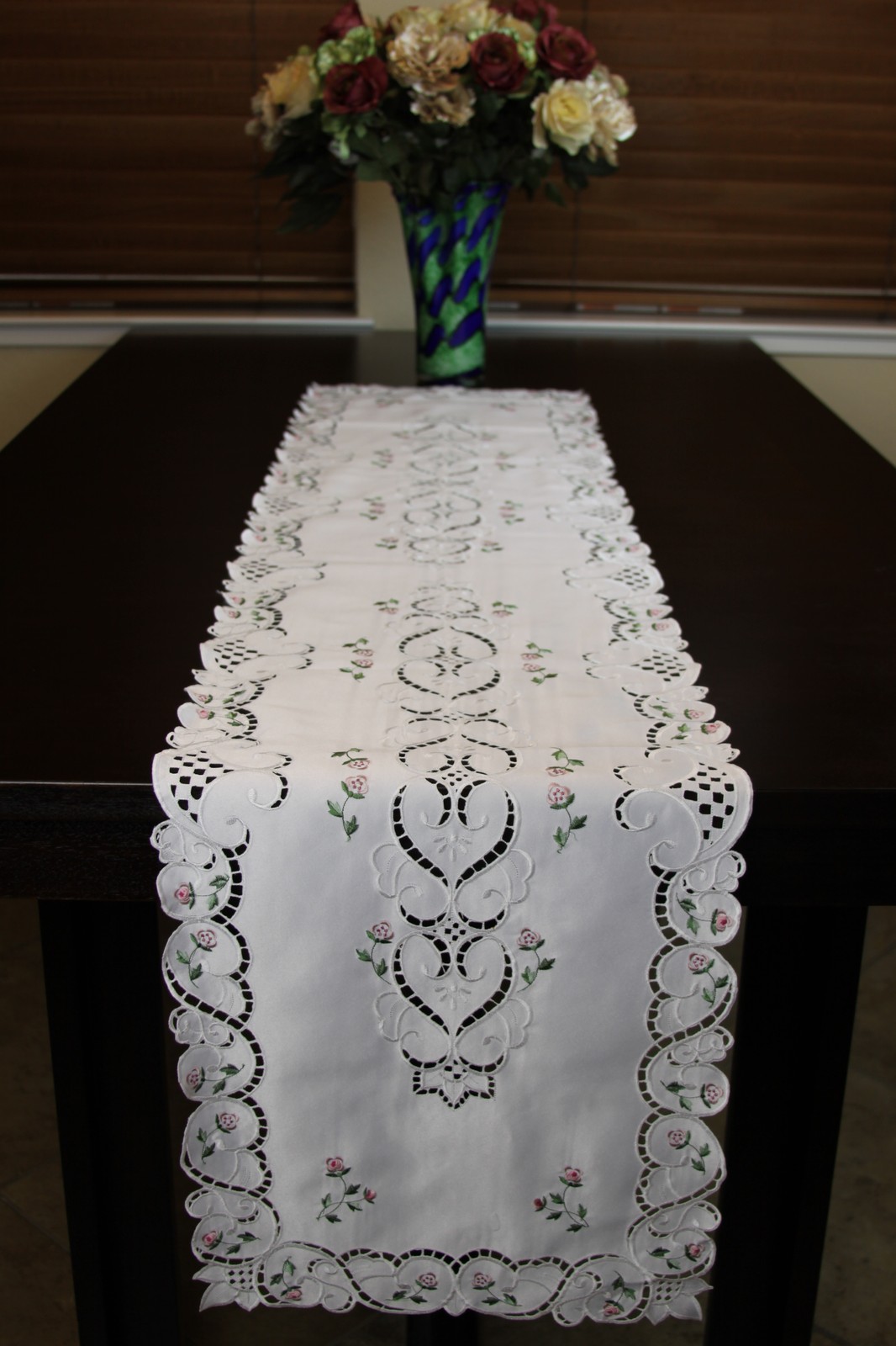 Embroidered Lace Cutwork Placemat Runner Scarf Wedding Party Banquet Event Decor