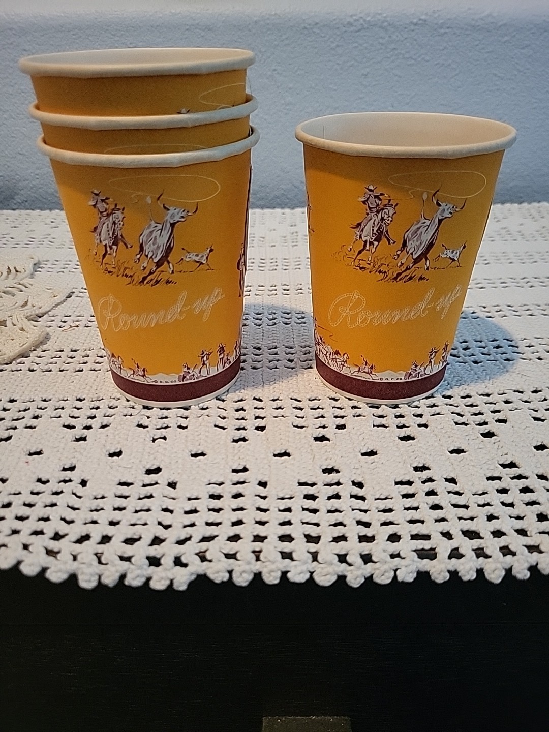 1950s Vintage 9oz Disposable Dixie Cups “Round-Up Design” - 4 Cups Handles