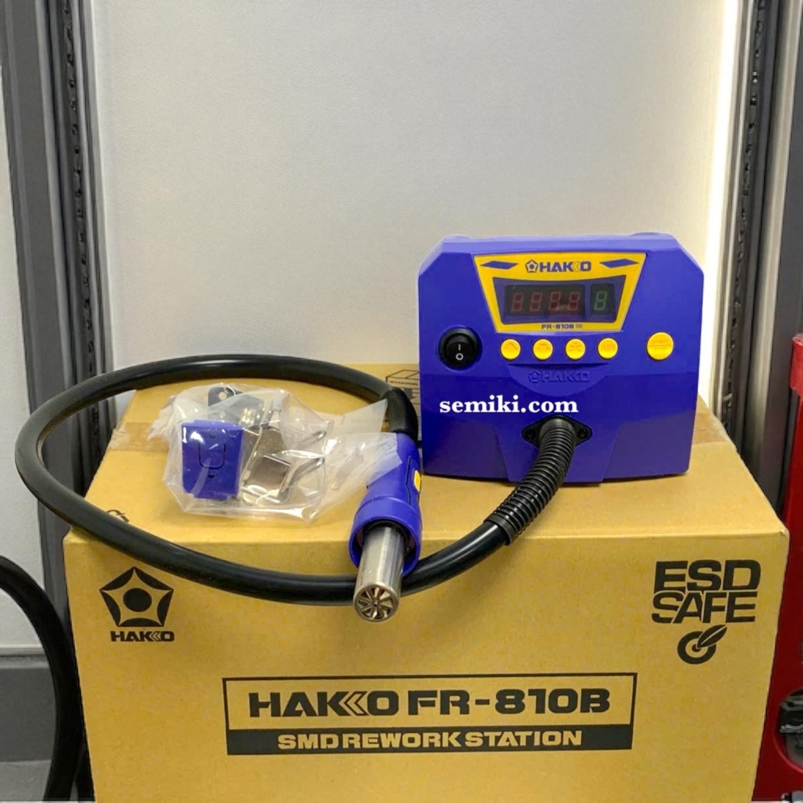Hakko FR810B‑81 SMD Hot Air Rework Station with Digital Display & Vacuum Pickup