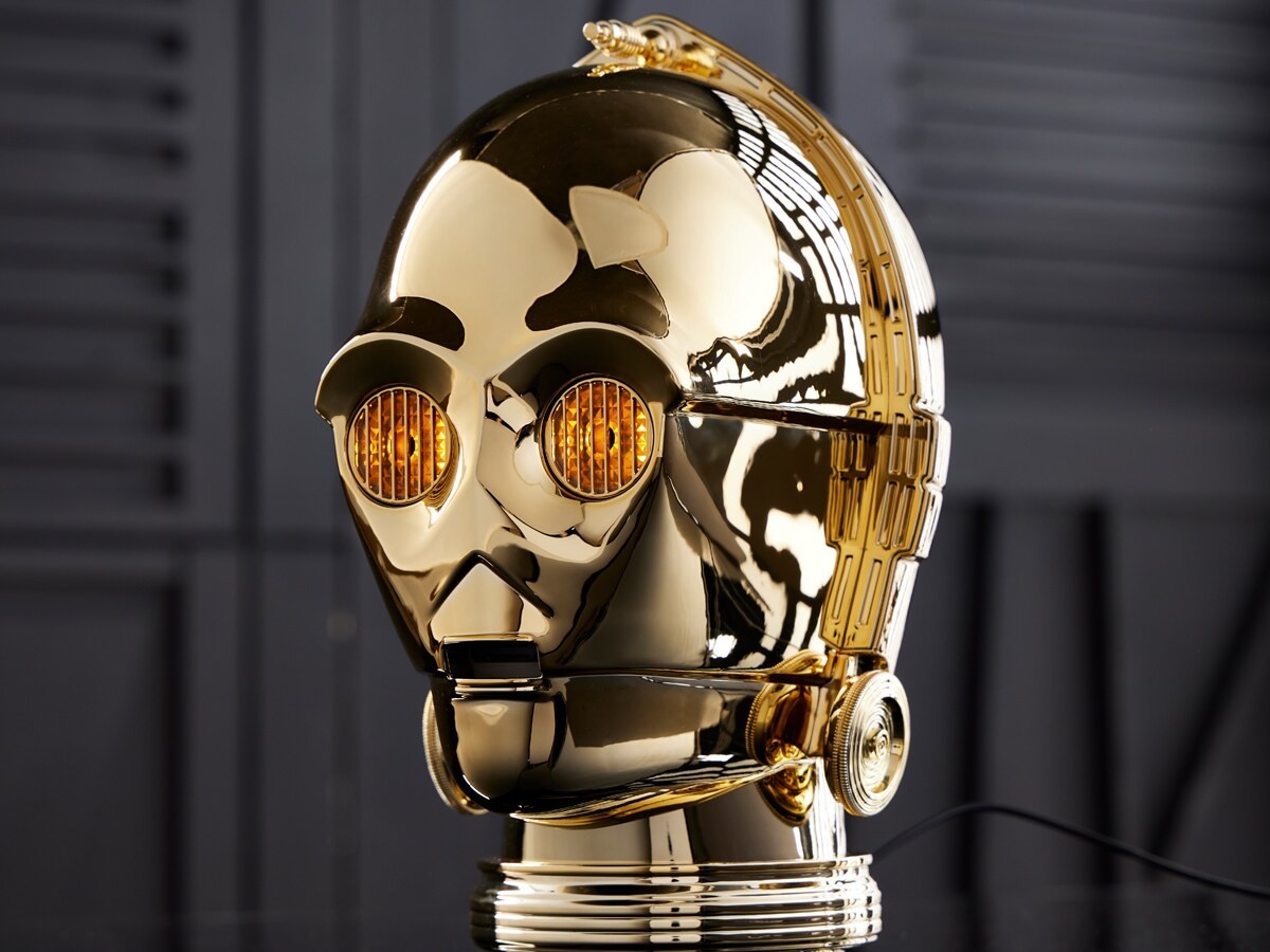 Disney D23 Star Wars Galaxy's Edge Galactic Archive C-3PO Light Sounds Helmet