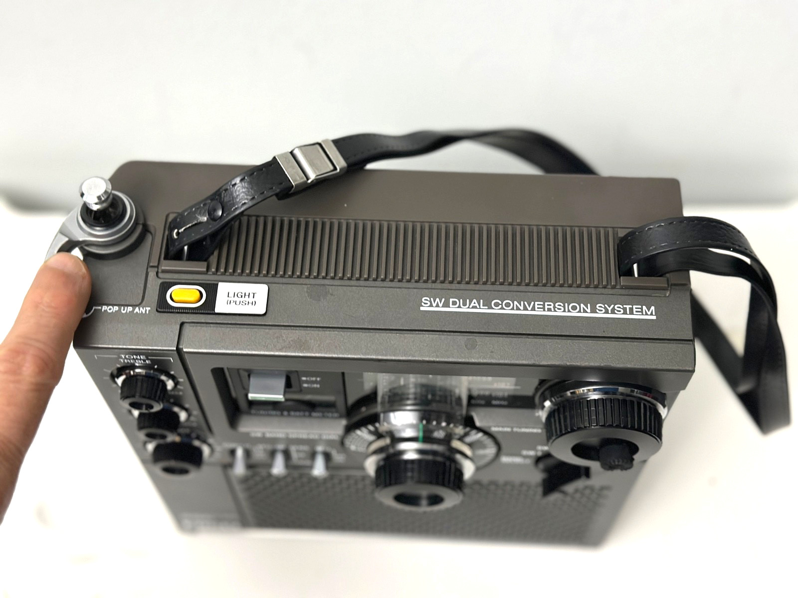 SONY FM/MW/SW 5 Band Receiver Model ICF-5900W W/Power Supply , Tested/Works.