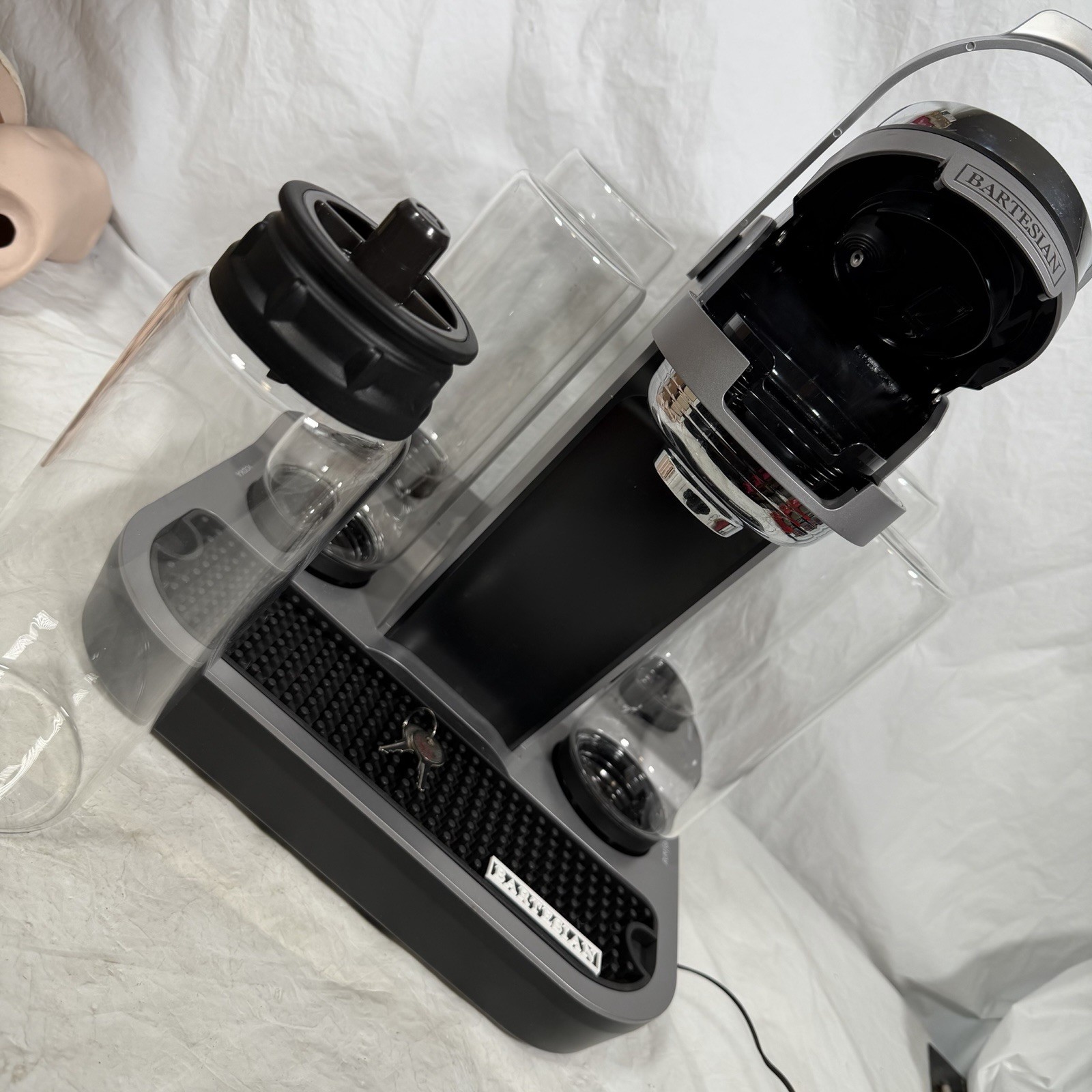 Bartesian 55306 Premium Pro Cocktail Machine Complete Keys Bottles Tested Clean