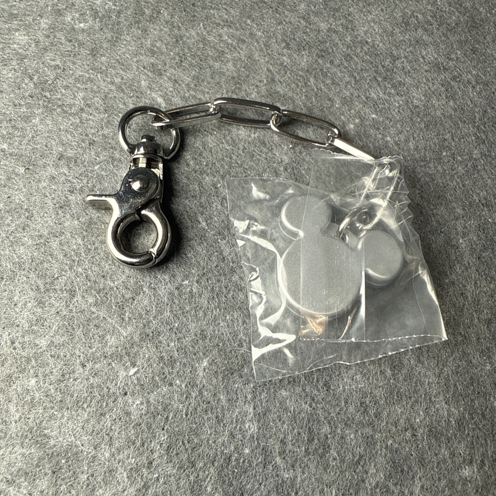 Square Enix KINGDOM HEARTS 14" Replica Light Up Keyblade Kingdom Key NEW Disney