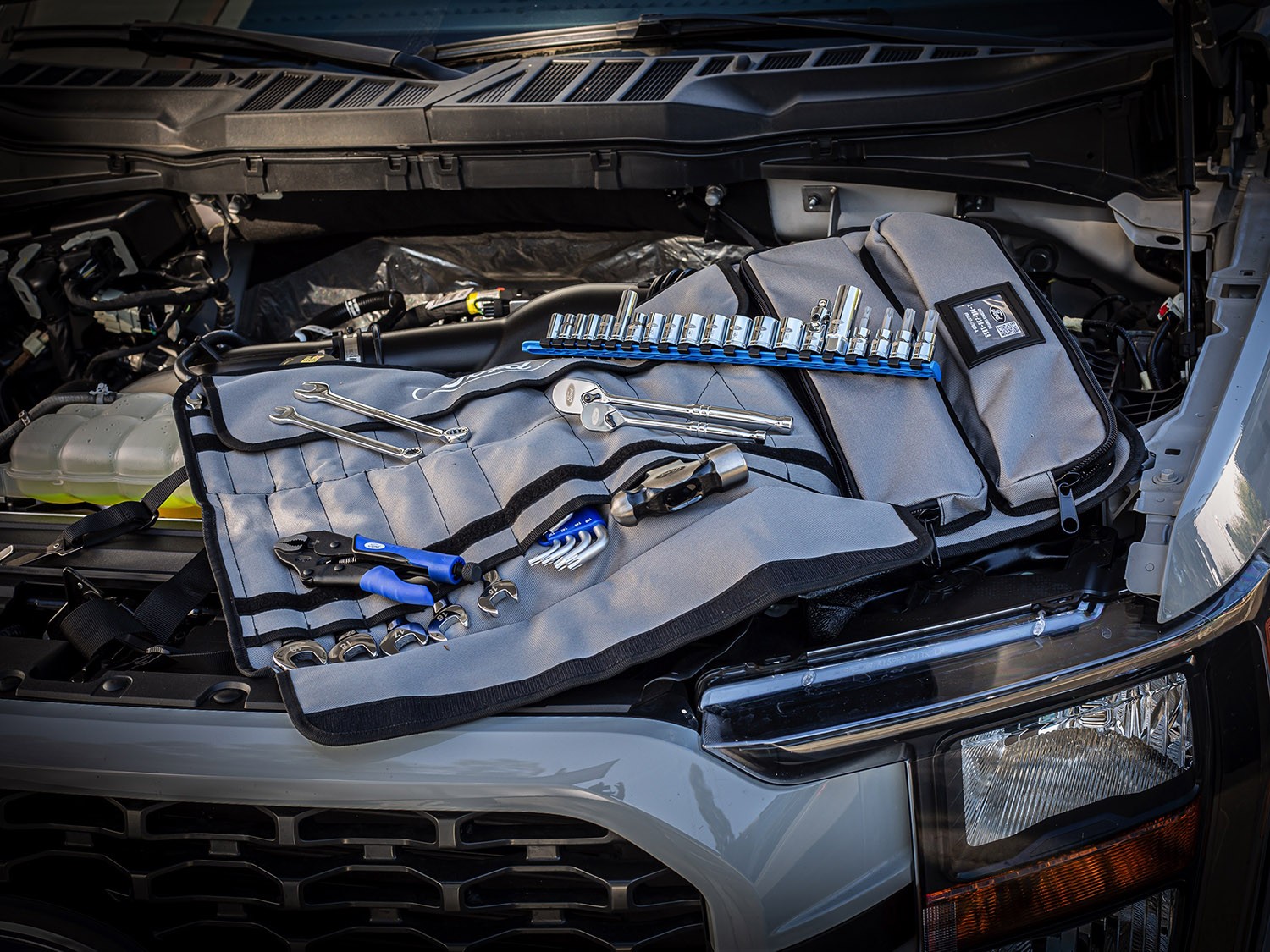 Ford Trucks Roll-Up Tool Kit