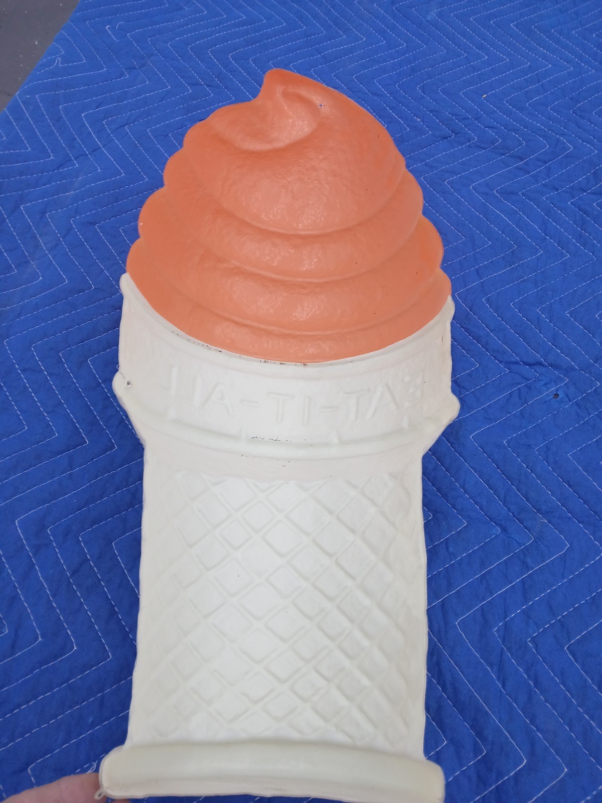 Vintage Eat It All Ice Cream Cone Plastic Advertising Lens Ships Free