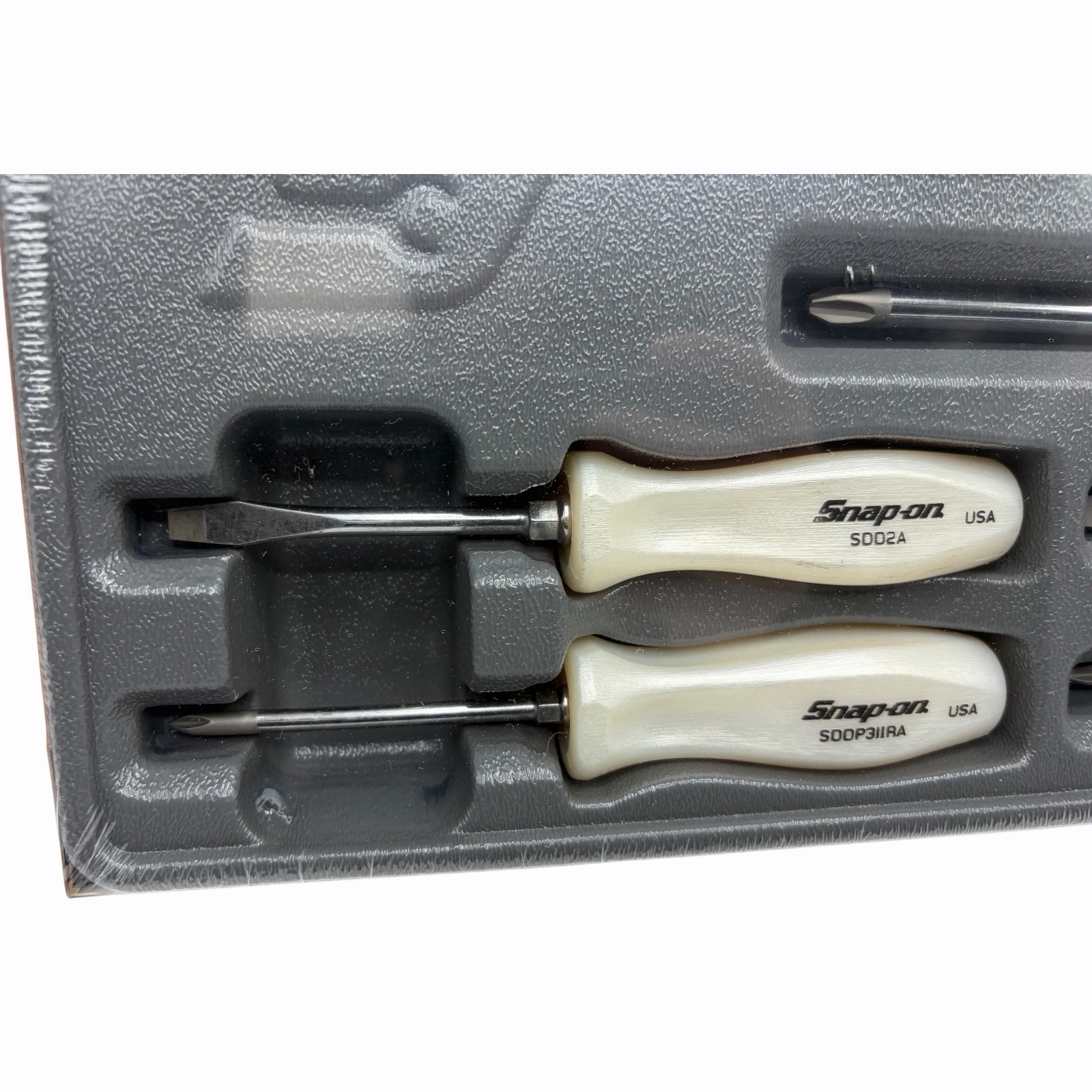 Snap On Tools Pearl White Hard Handle Combination Screwdriver Set SDDX70APW