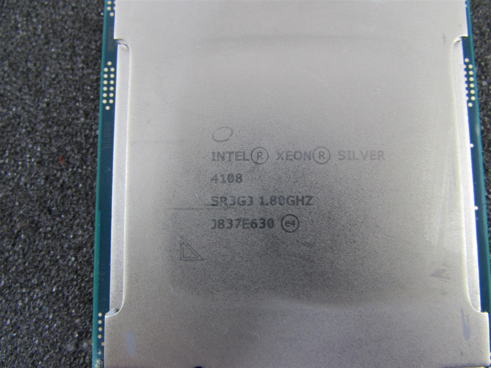 ntel Xeon Silver 4108 8-Core 1.80GHz 11MB LGA3647 Processor SR3GJ