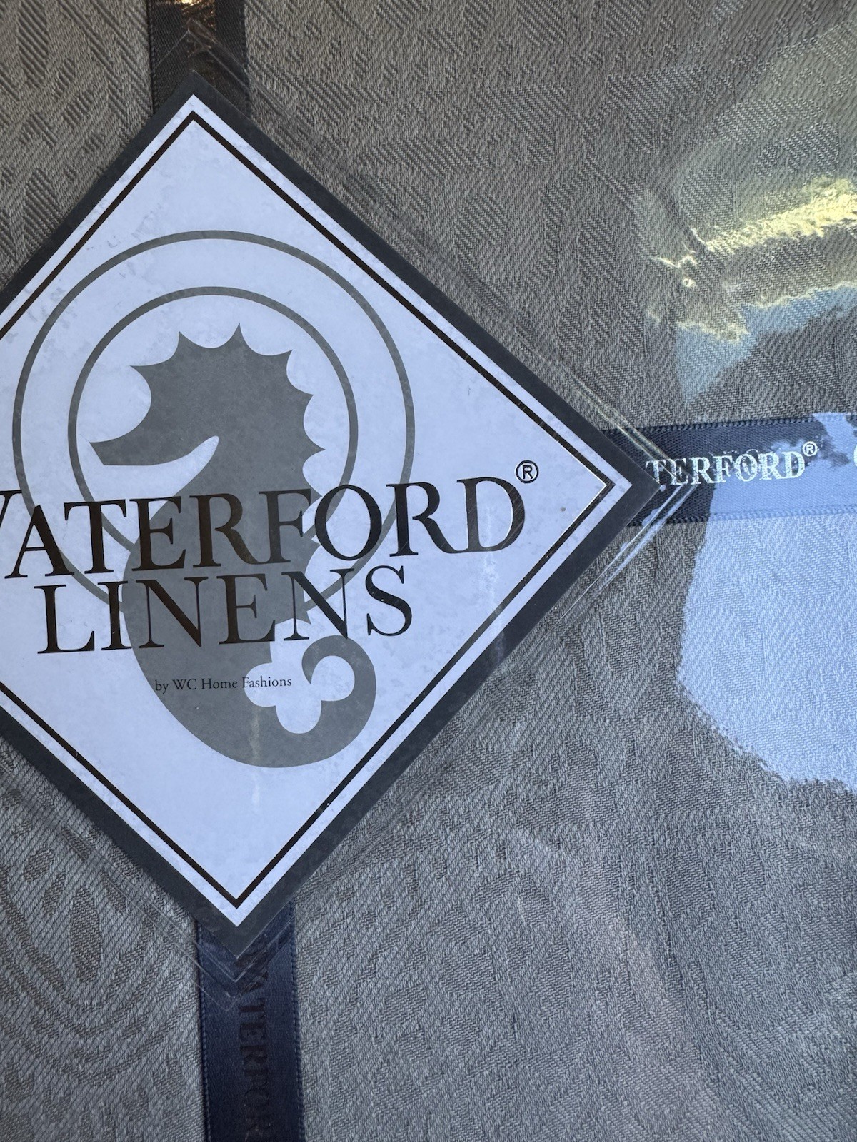 $90 NEW SARAH GRAY WATERFORD LINENS TABLECLOTH Oblong 70”x144” 12 To 16 Seats