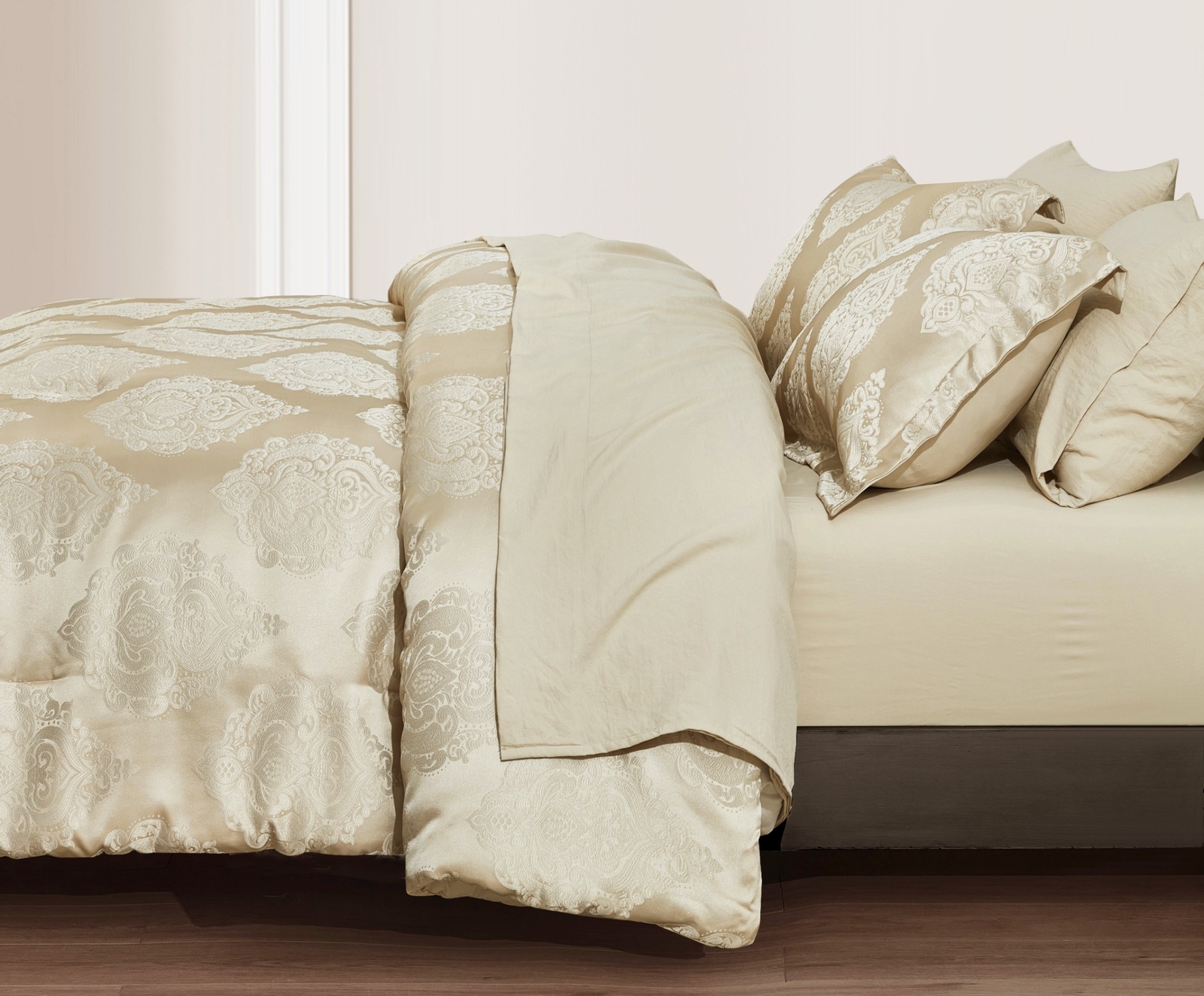 Chezmoi Collection 7-Piece Luxury Medallion Jacquard Bed in a Bag Comforter Set