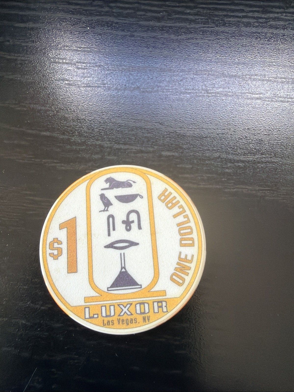 Old LAS VEGAS $1 CASINO CHIP LUXOR