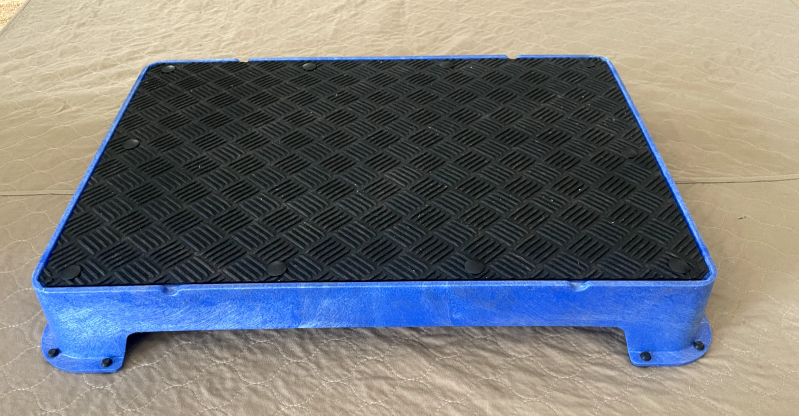 Cato Board Dog Training Platform Blue Rubber Surface | Place Board Obedience Agi