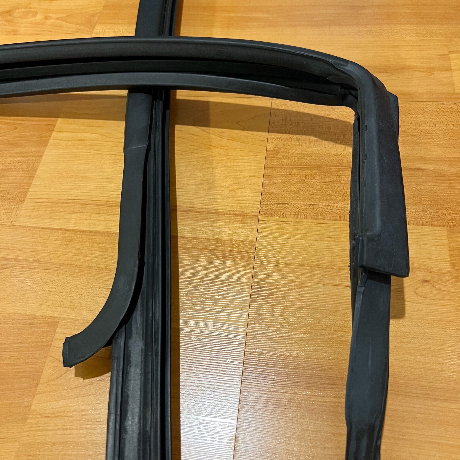 88-97 for Toyota Hilux LN85 Pickup Truck door window glass run channel felt seal