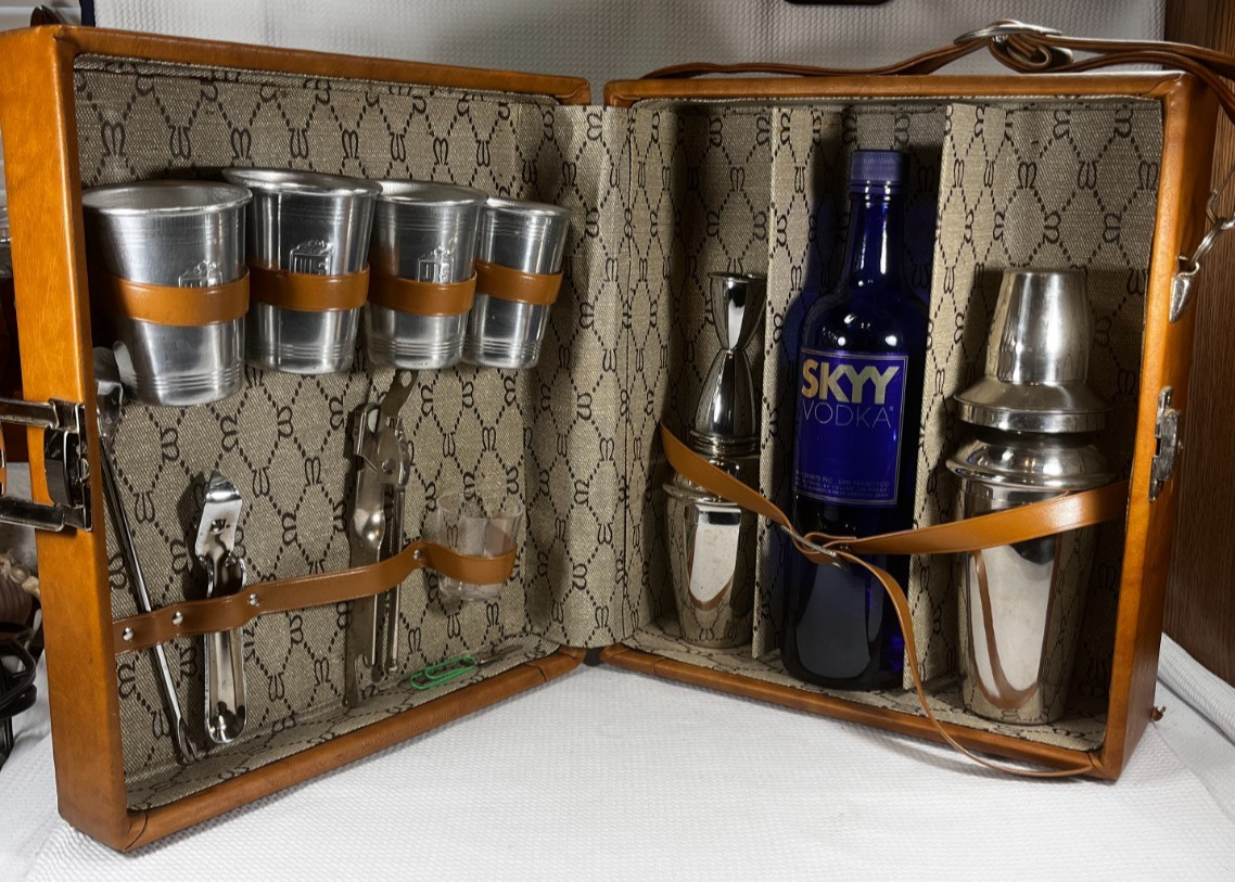 Vintage US Luggage Faux Leather Barware Travel Cocktail Case Set