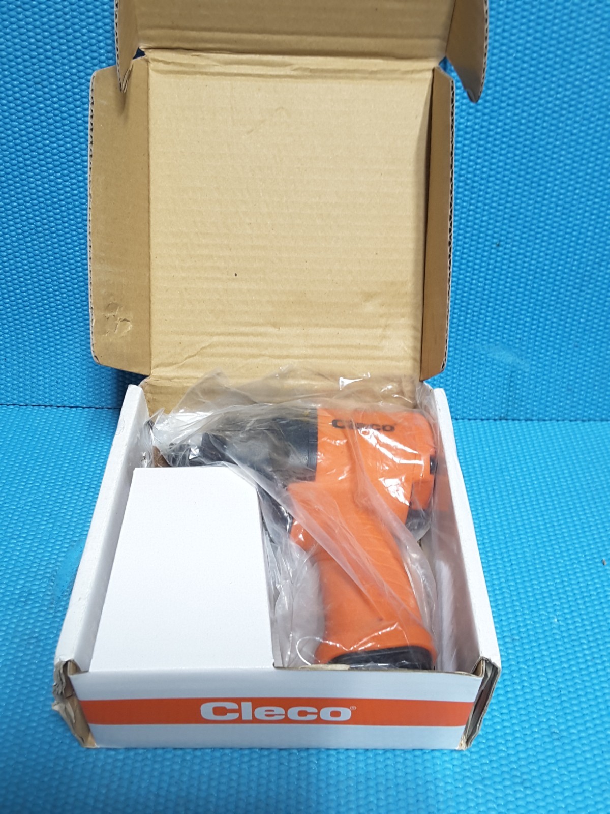 Cleco Air Impact Wrenches, 3/8 in, 450 ft lb, 10,000 RPM.