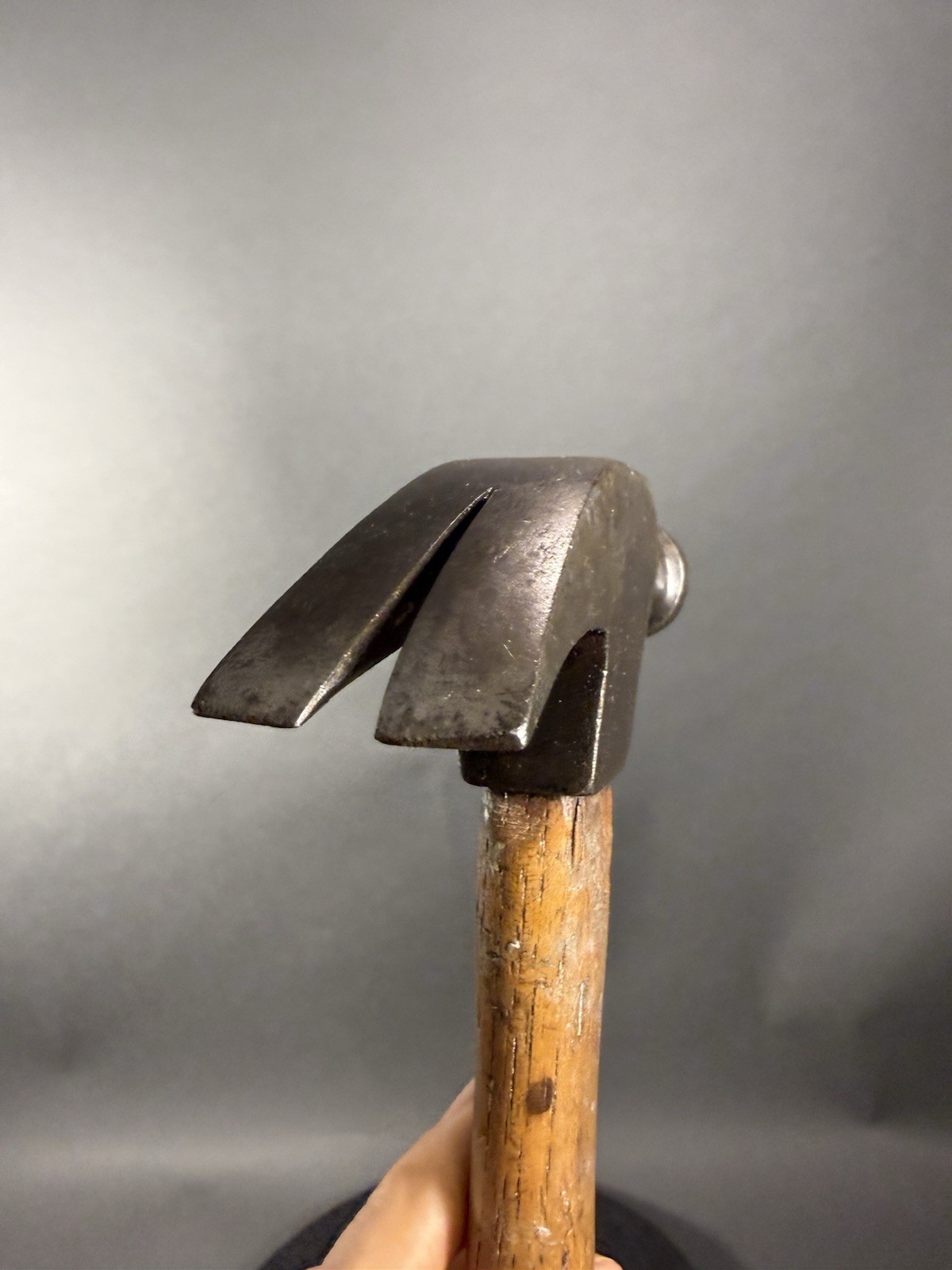 ZENITH MARSHALL WELLS Straight Claw Bell Faced Hammer. Attractive Condition.